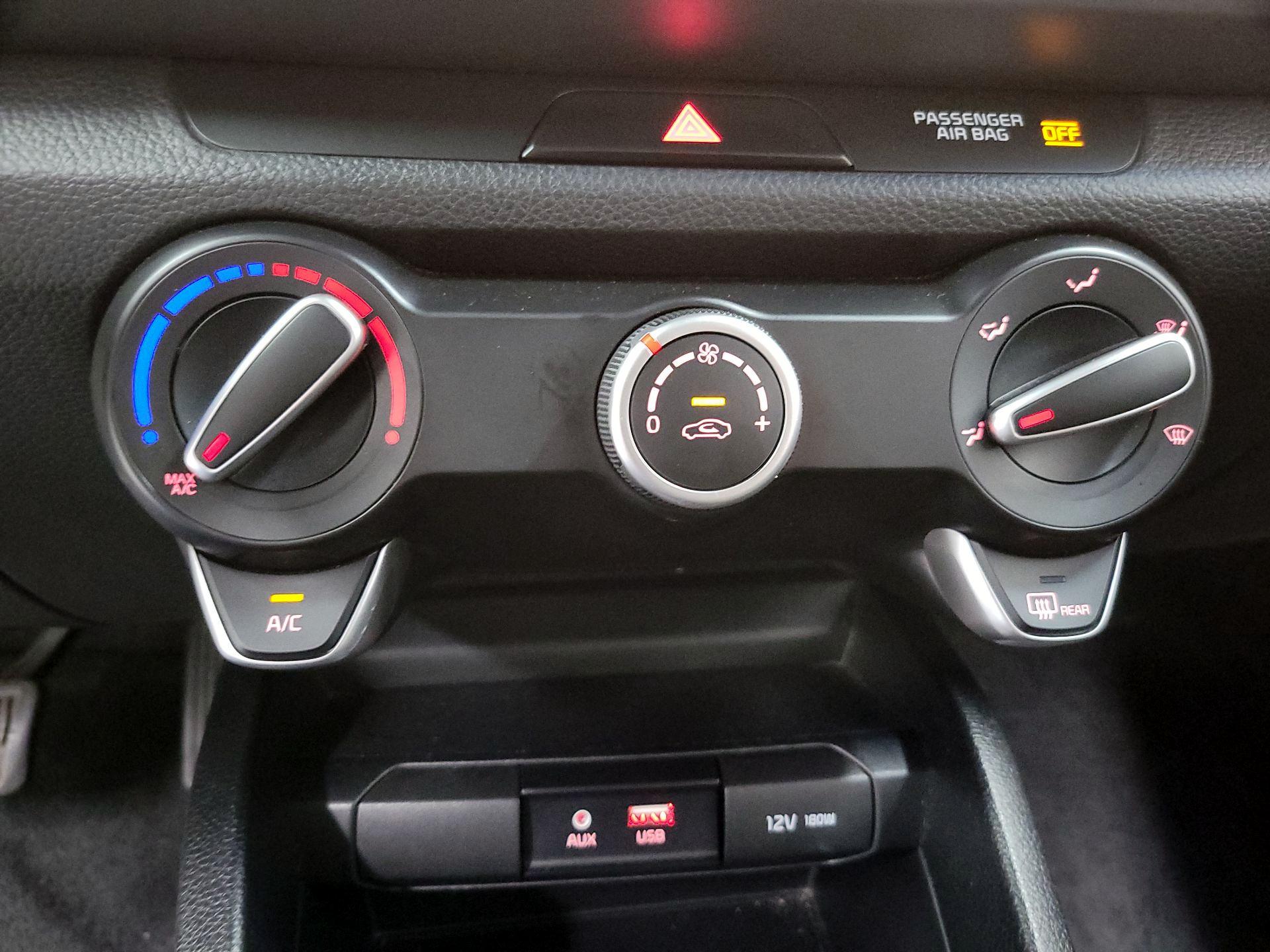 Thumbnail: 2019 Kia Rio - 16