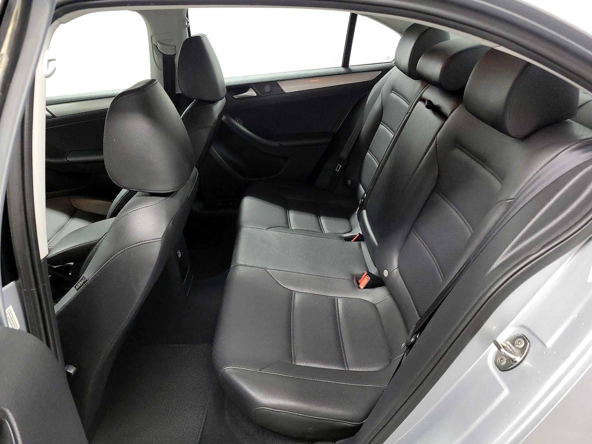 Thumbnail: 2015 Volkswagen Jetta - 17