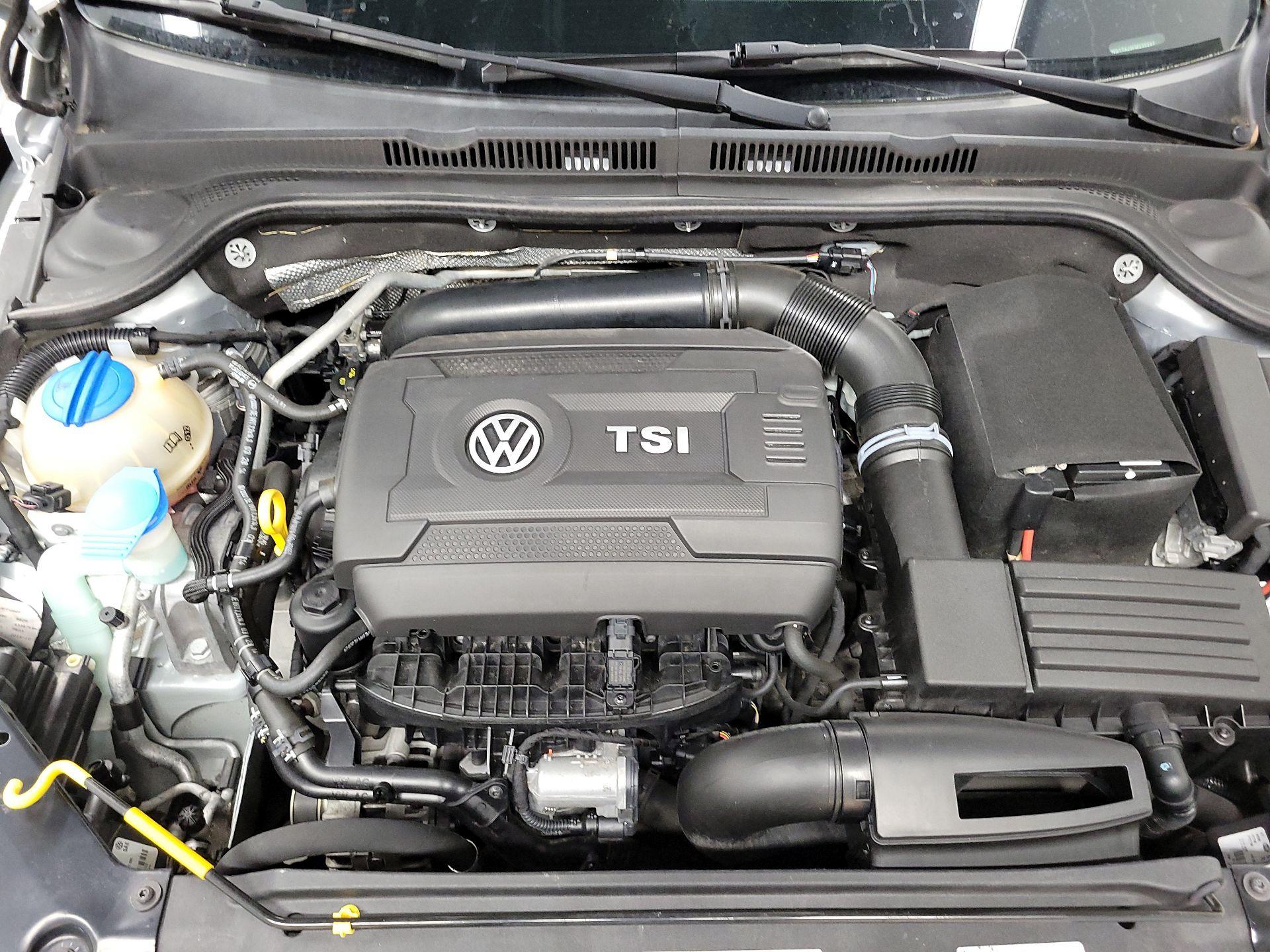 Thumbnail: 2015 Volkswagen Jetta - 19