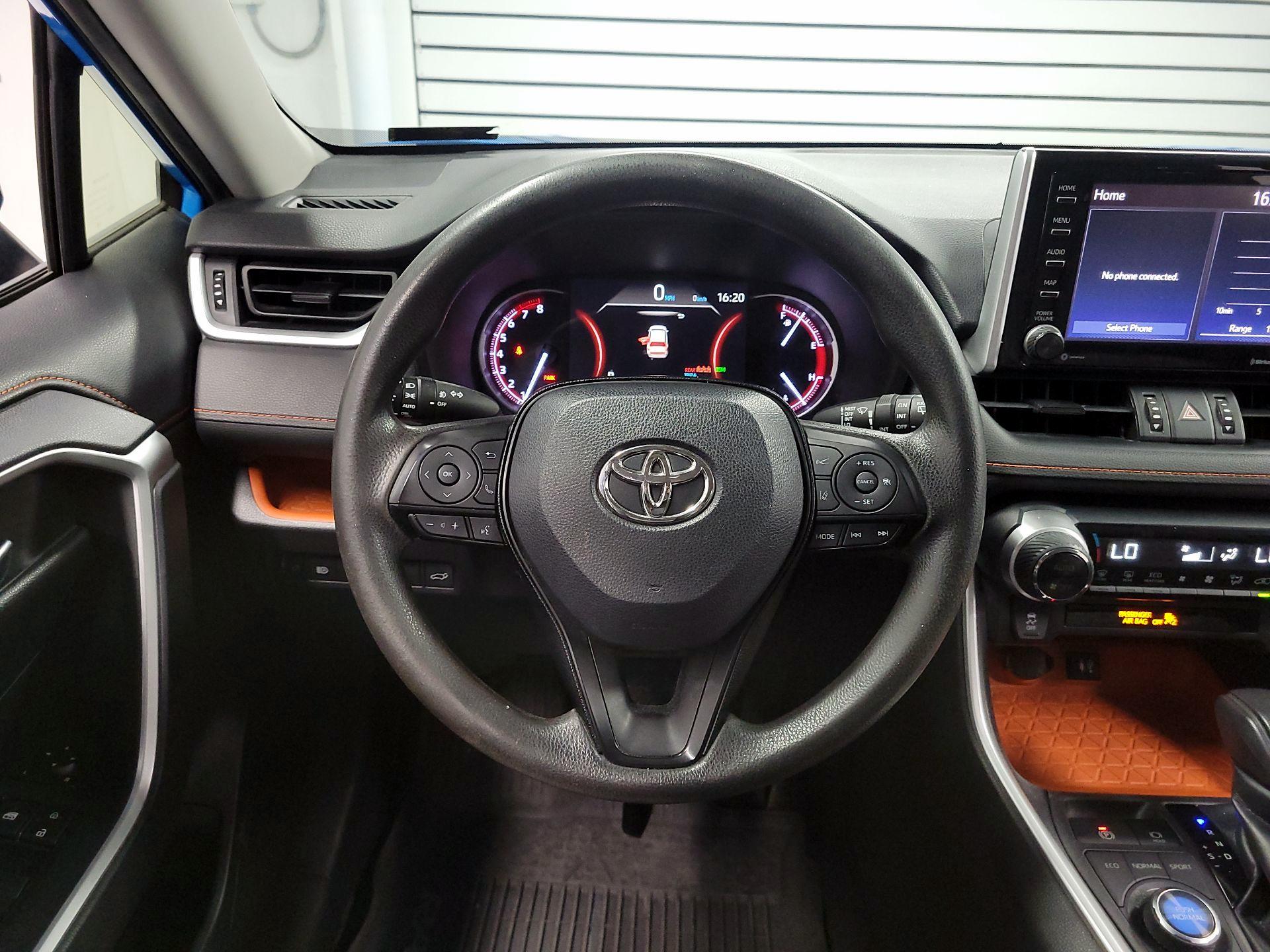 Thumbnail: 2019 Toyota RAV4 - 10