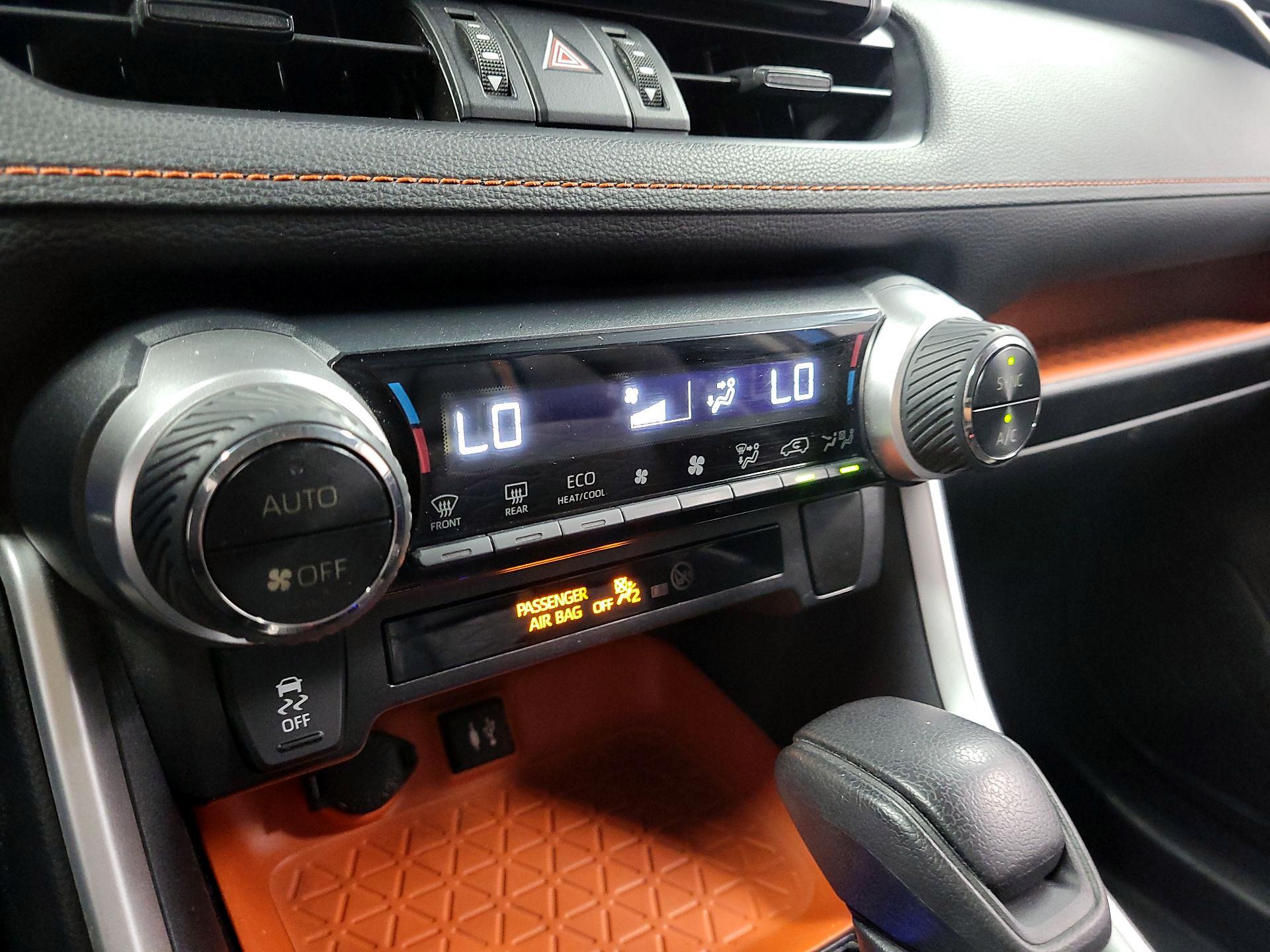 Thumbnail: 2019 Toyota RAV4 - 14