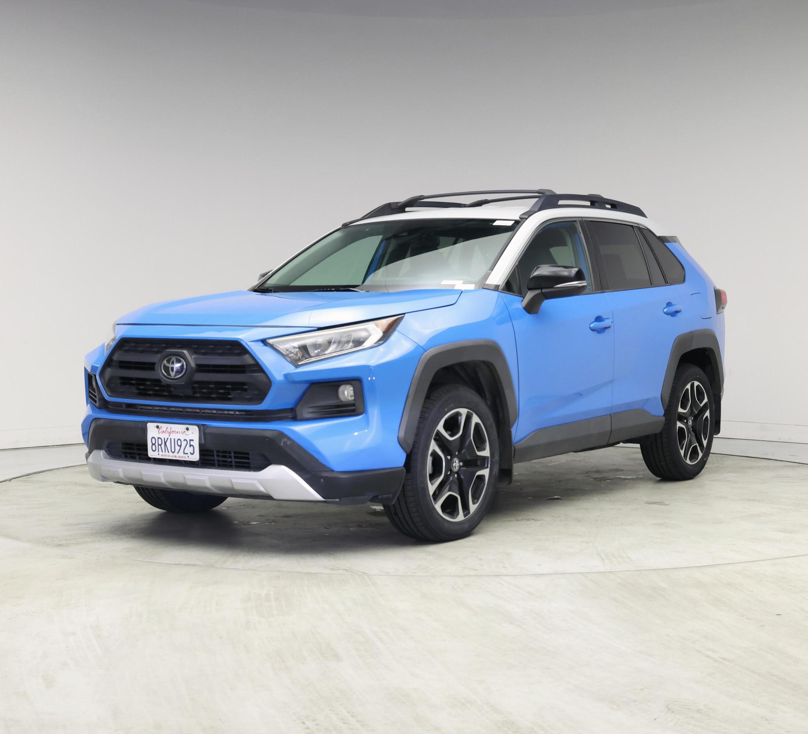 Thumbnail: 2019 Toyota RAV4 - 4