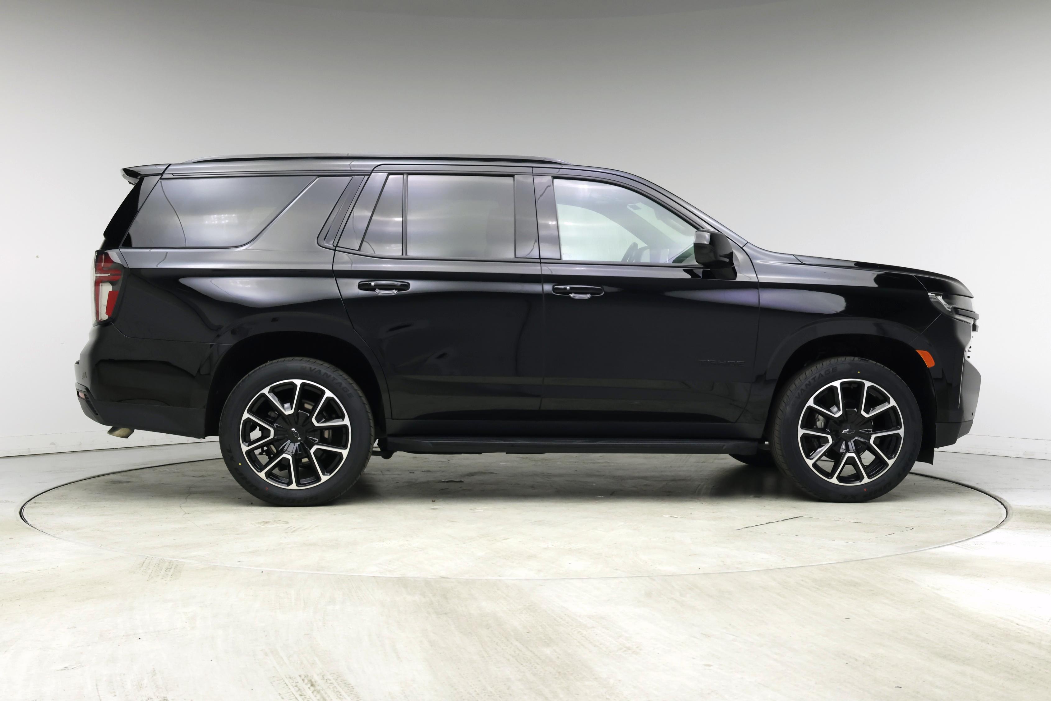 Thumbnail: 2023 Chevrolet Tahoe - 7