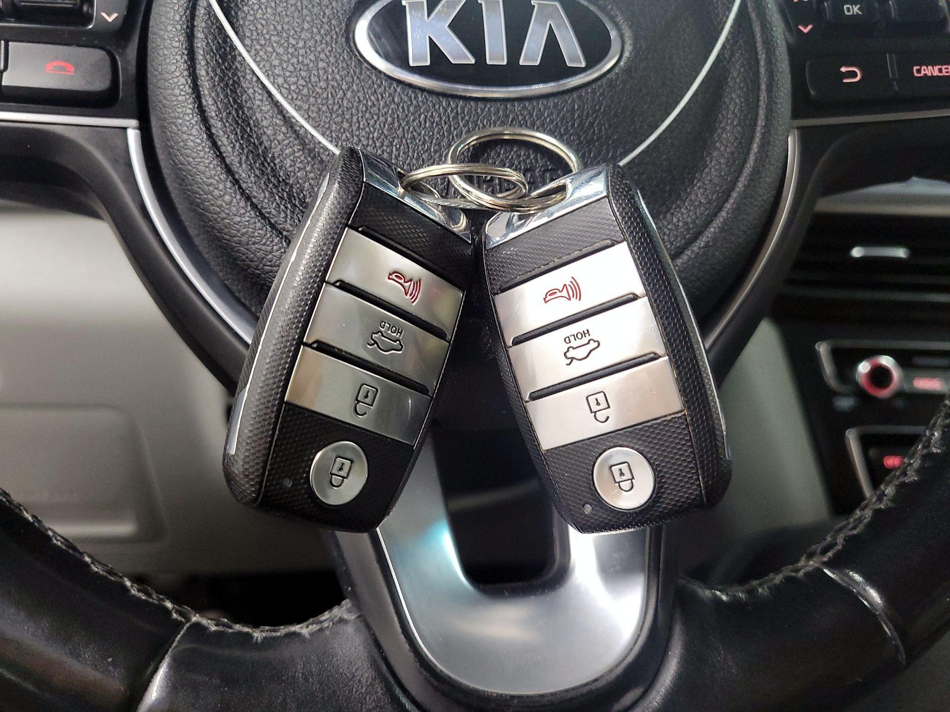 Thumbnail: 2017 Kia Optima - 20