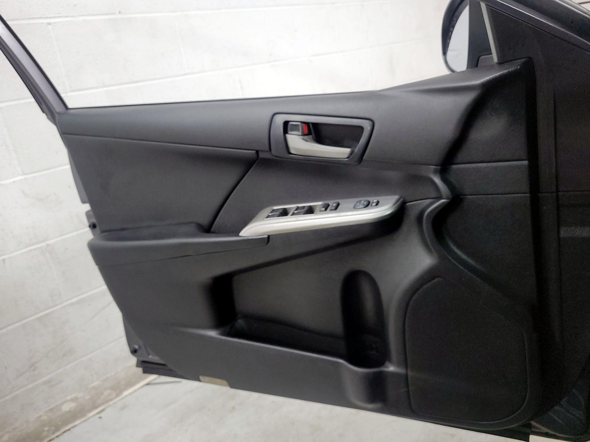 Thumbnail: 2014 Toyota Camry - 12