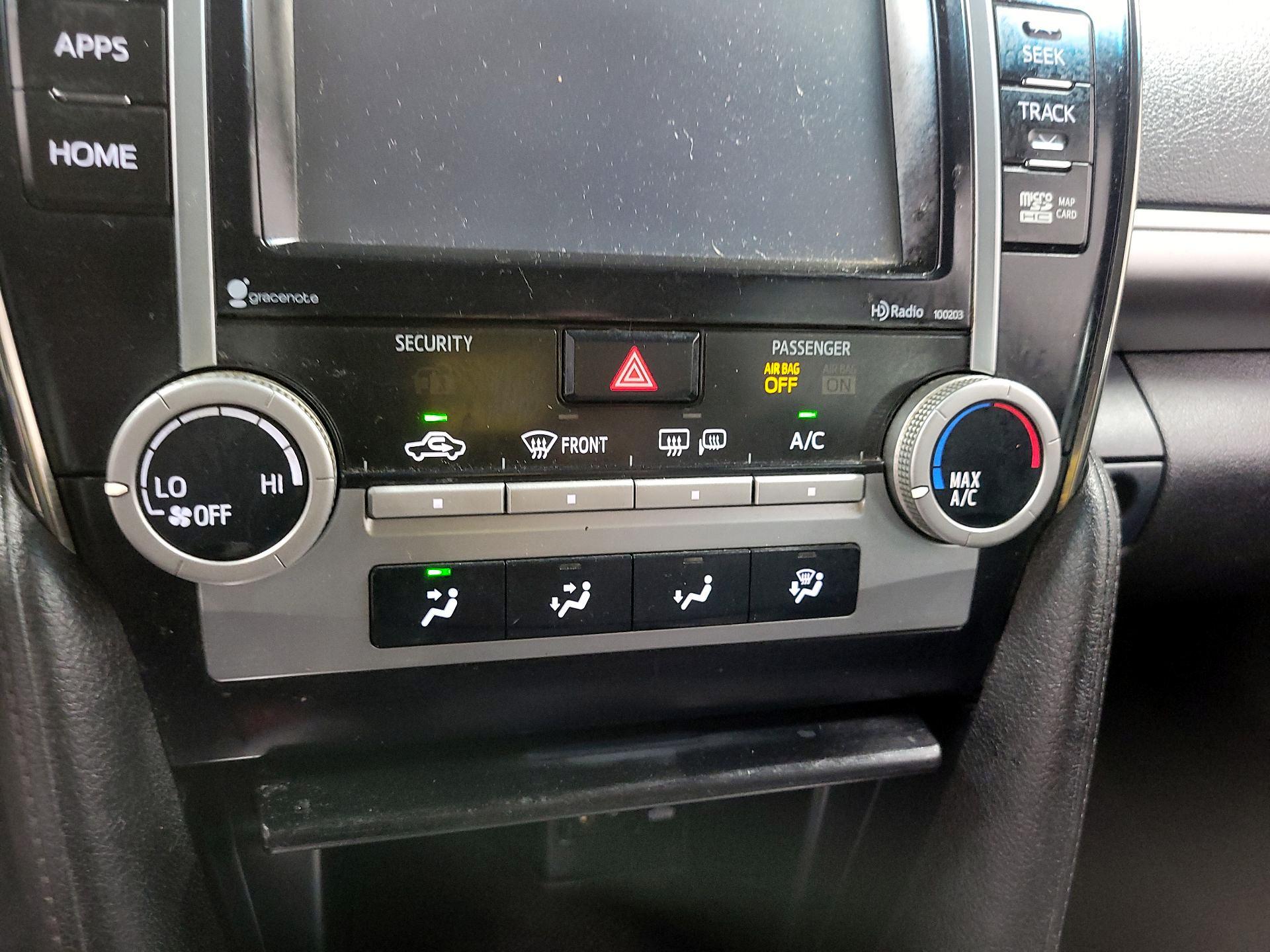 Thumbnail: 2014 Toyota Camry - 15