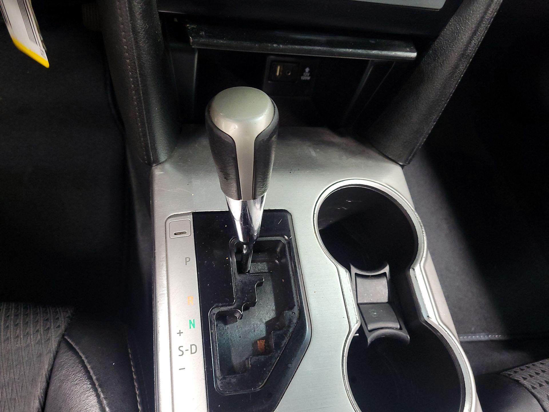 Thumbnail: 2014 Toyota Camry - 16