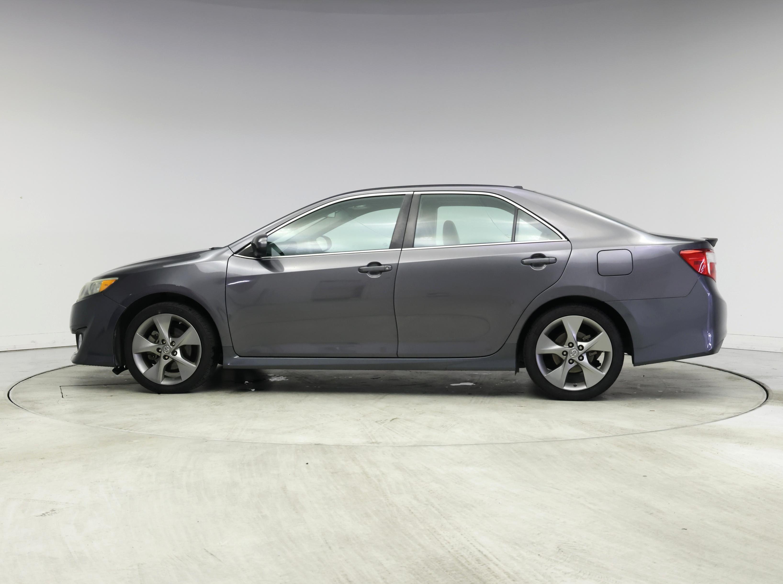 Thumbnail: 2014 Toyota Camry - 3