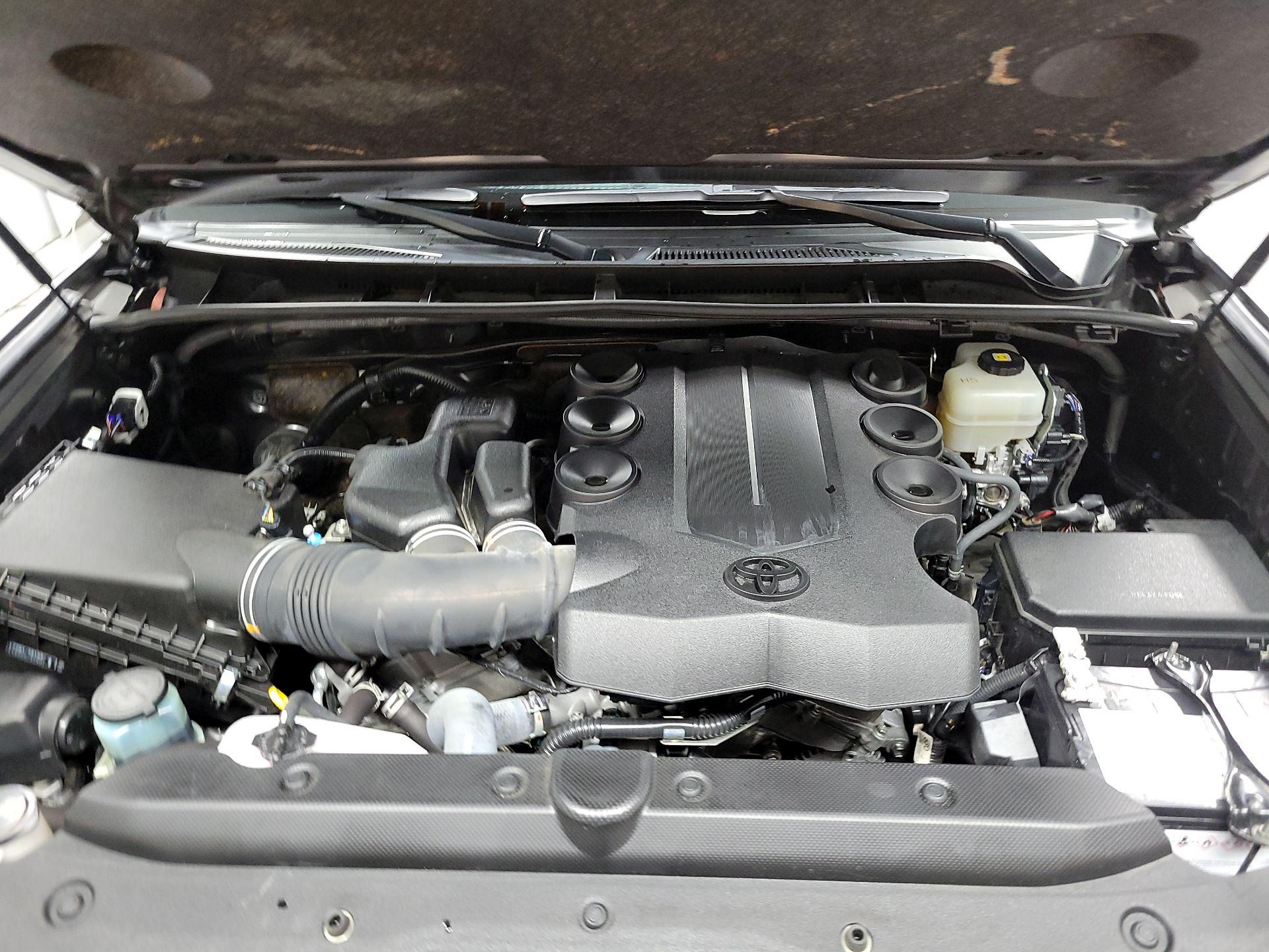 Thumbnail: 2019 Toyota 4Runner - 19