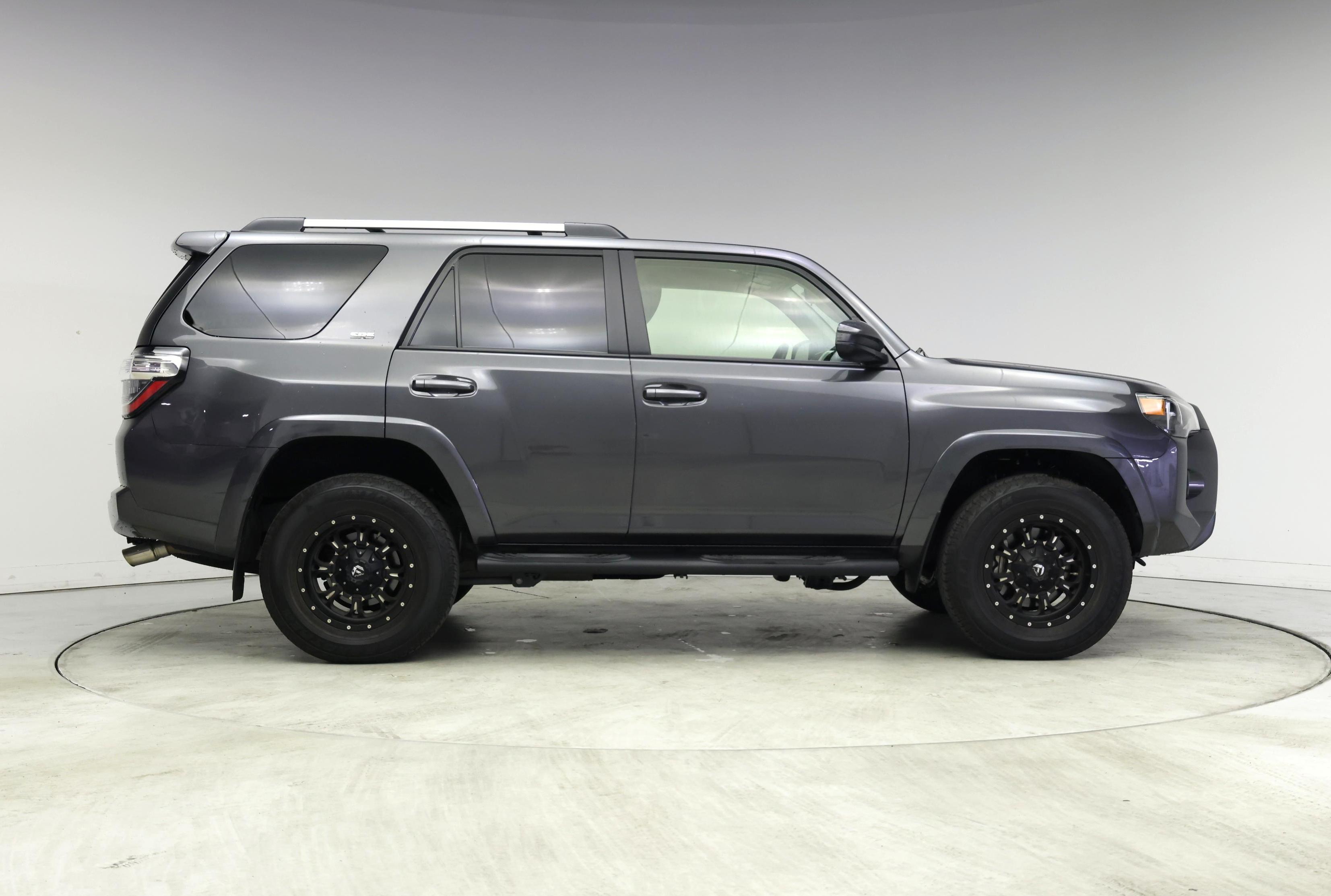 Thumbnail: 2019 Toyota 4Runner - 7