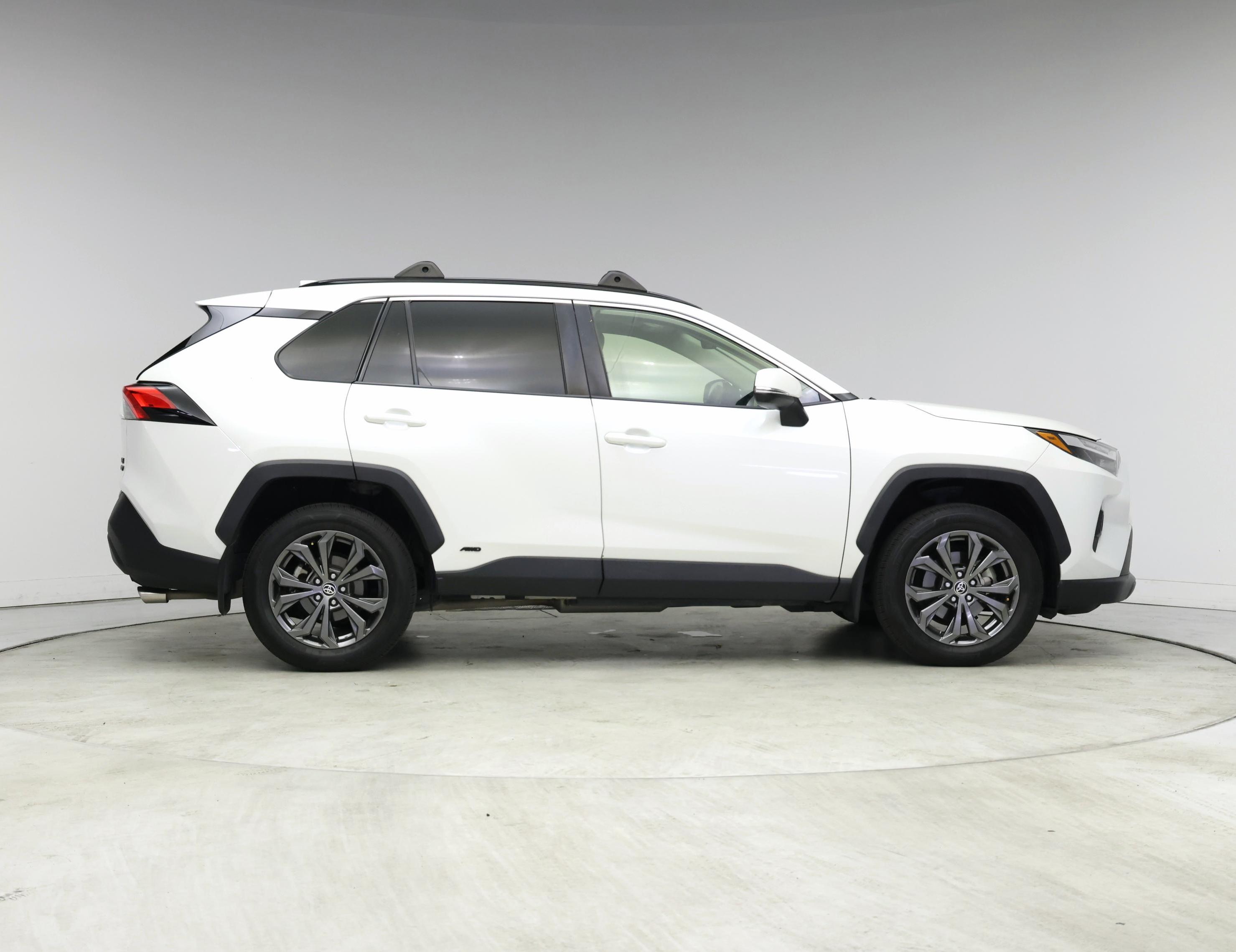 Thumbnail: 2022 Toyota RAV4 - 7