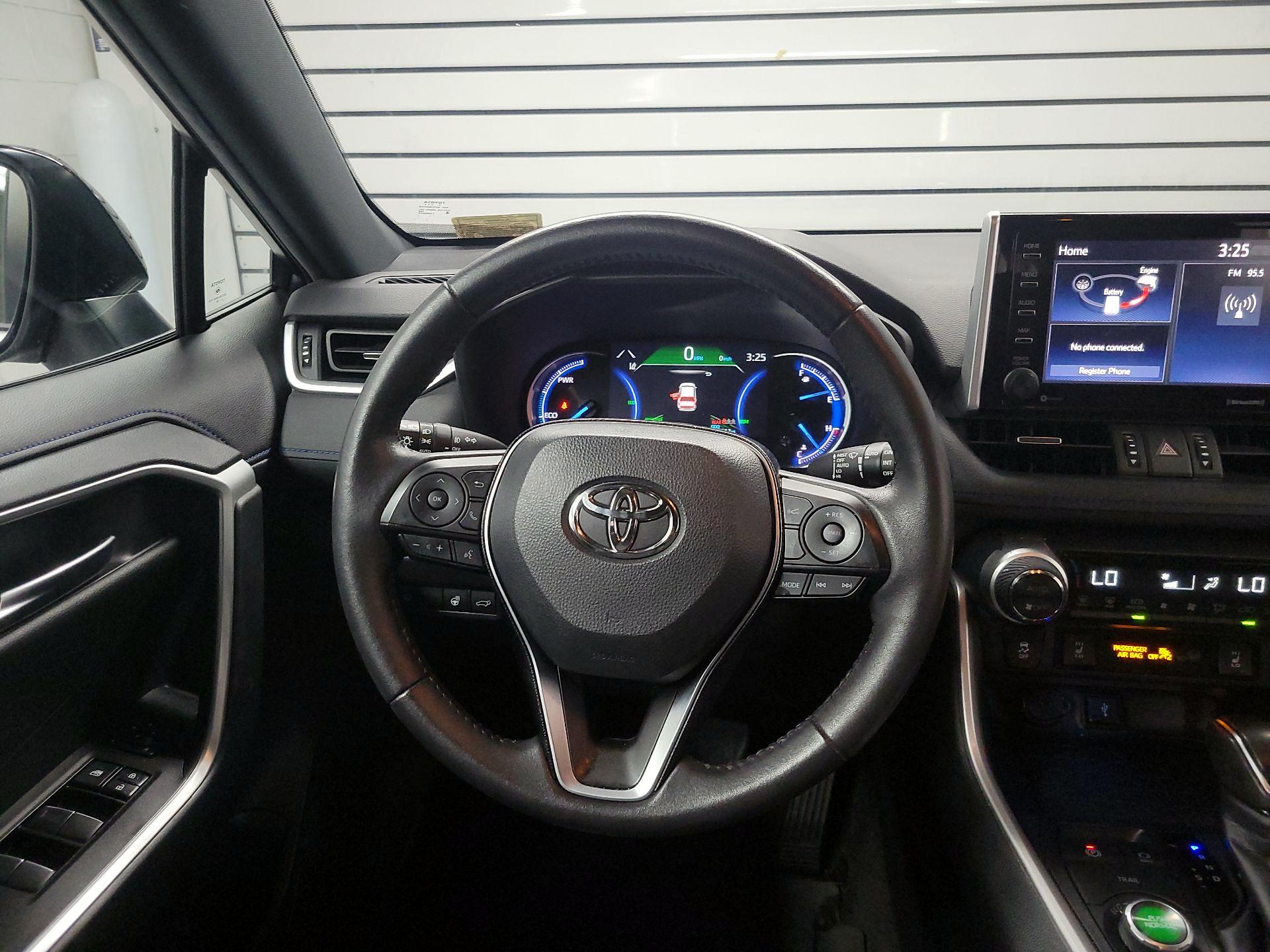 Thumbnail: 2021 Toyota RAV4 - 10