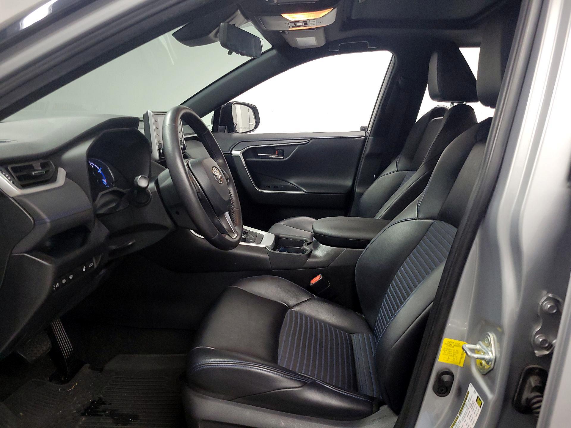 Thumbnail: 2021 Toyota RAV4 - 11