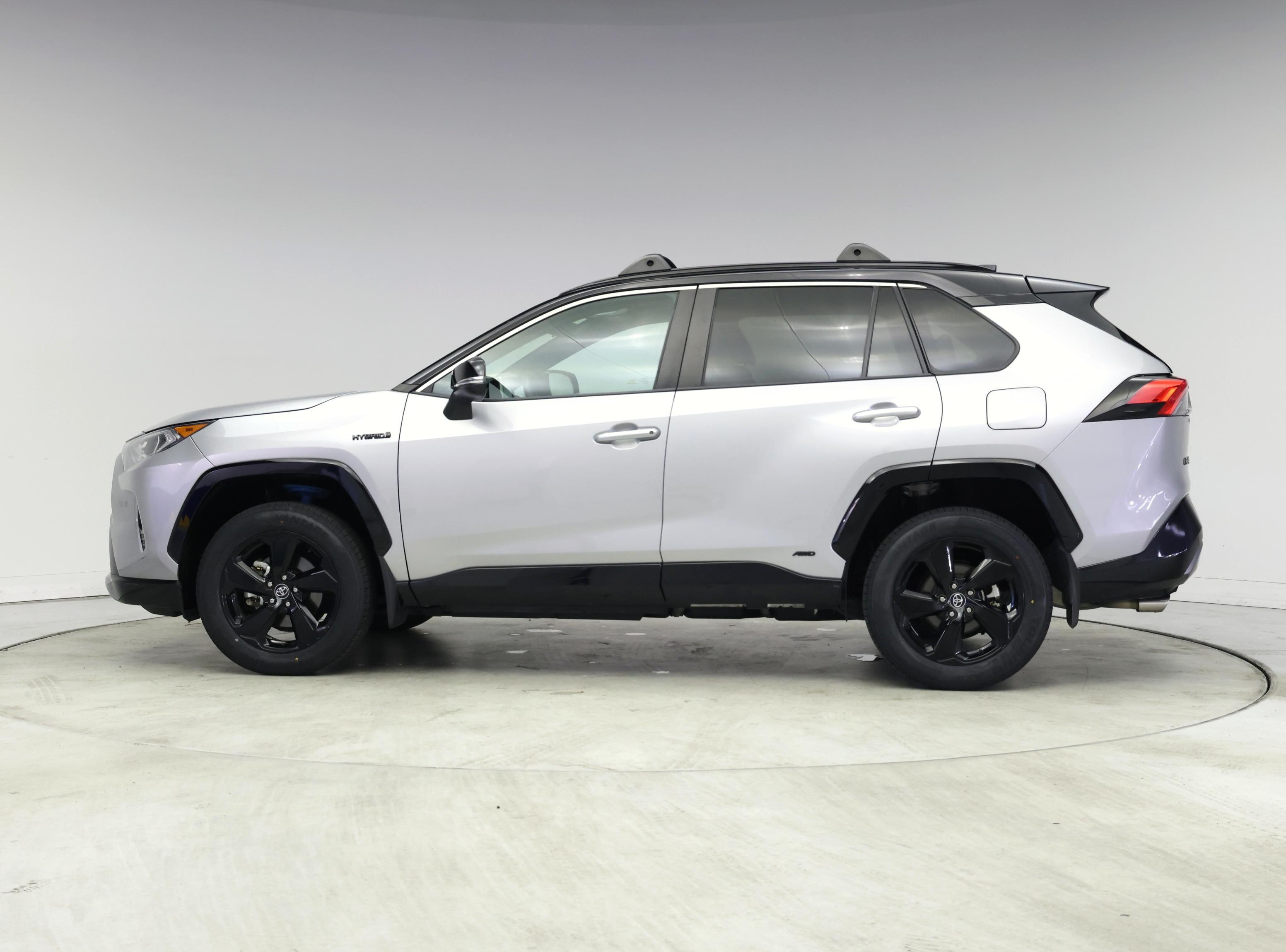 Thumbnail: 2021 Toyota RAV4 - 3