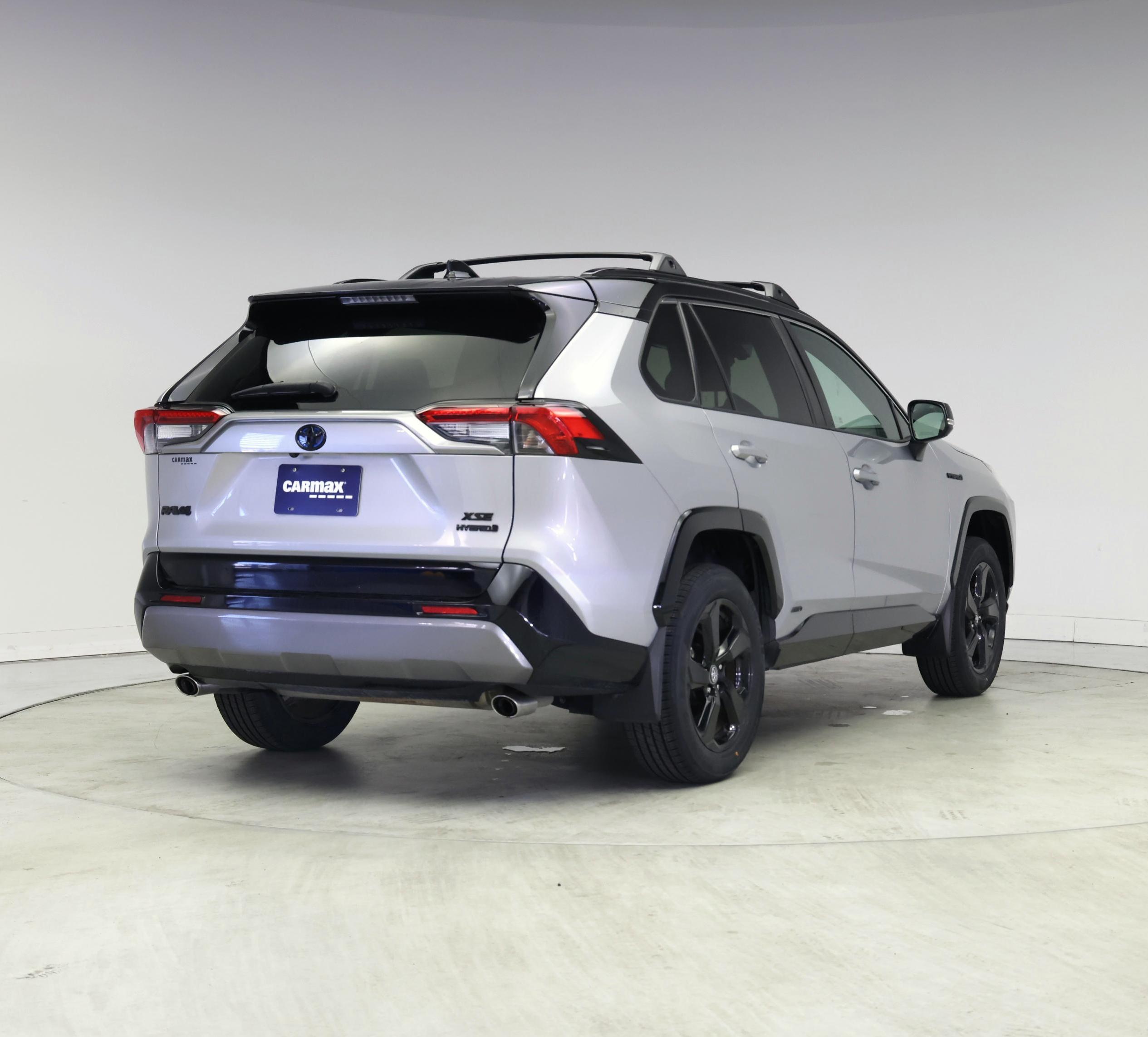 Thumbnail: 2021 Toyota RAV4 - 8
