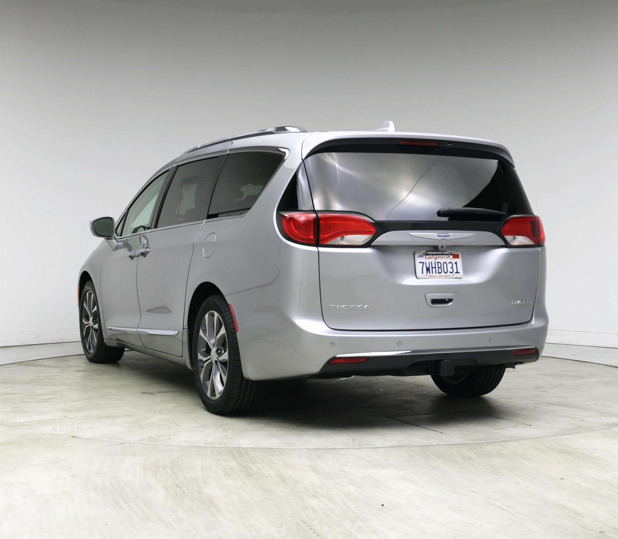 Thumbnail: 2017 Chrysler Pacifica - 2