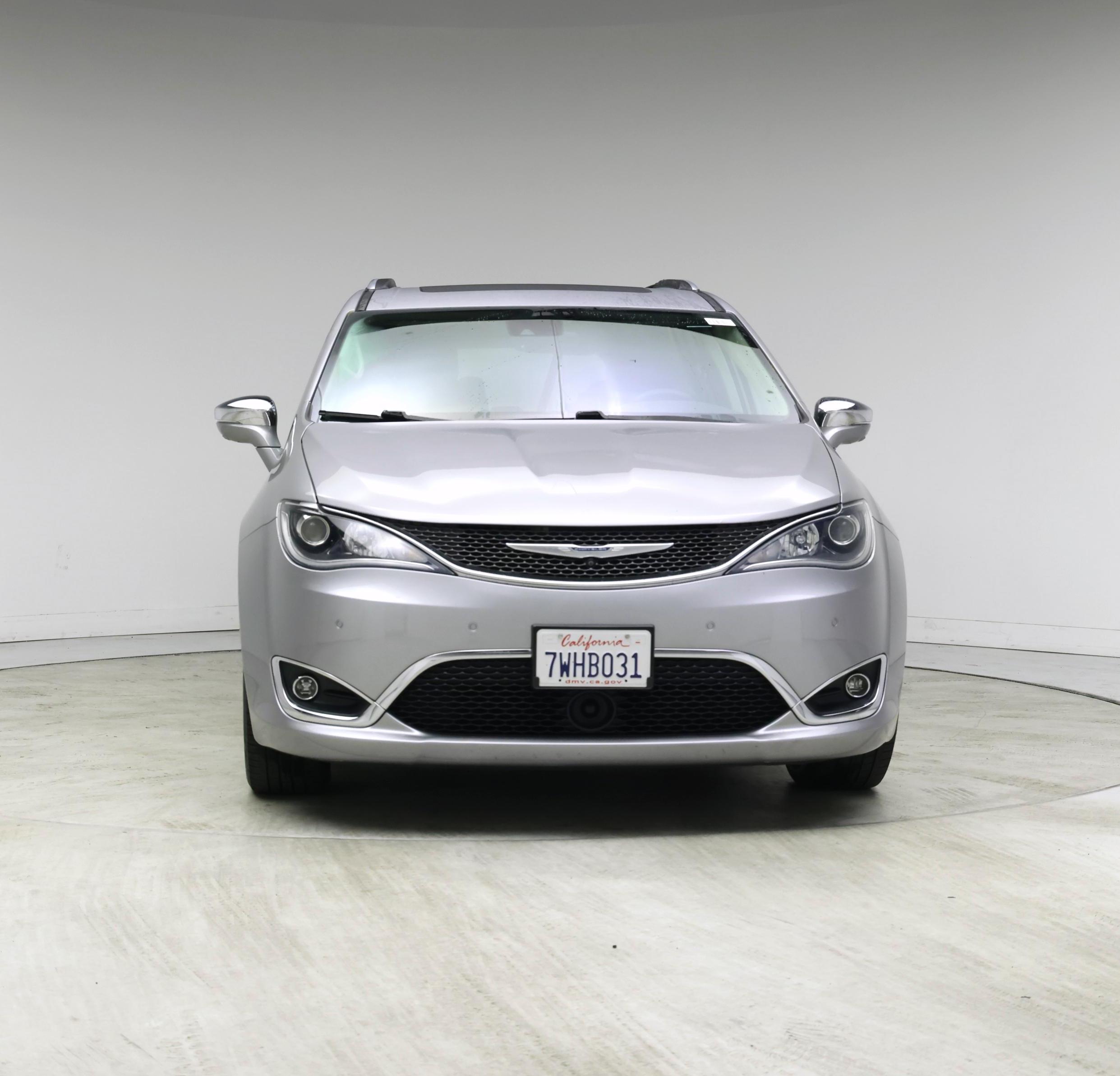 Thumbnail: 2017 Chrysler Pacifica - 5