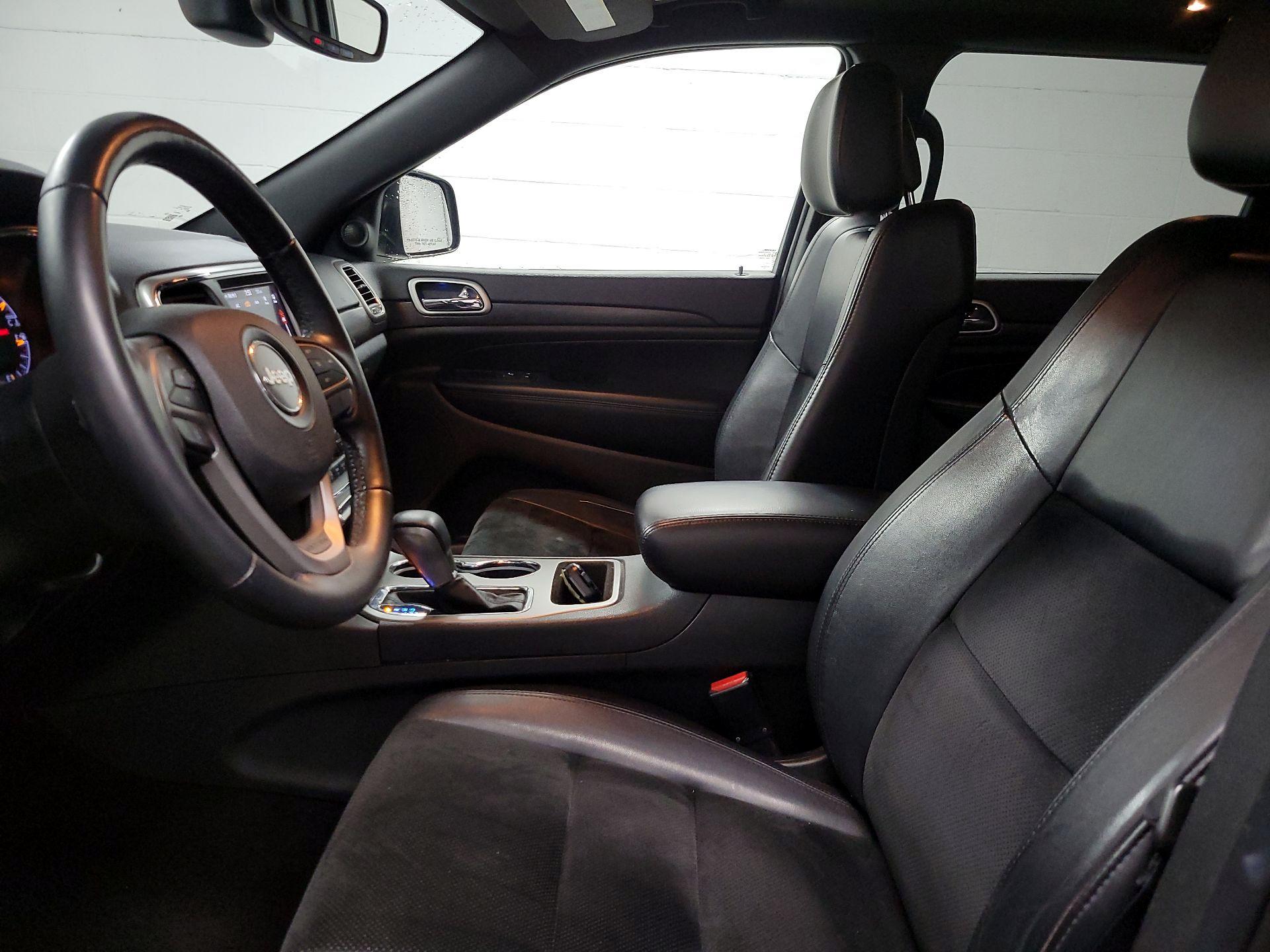 Thumbnail: 2018 Jeep Grand Cherokee - 11