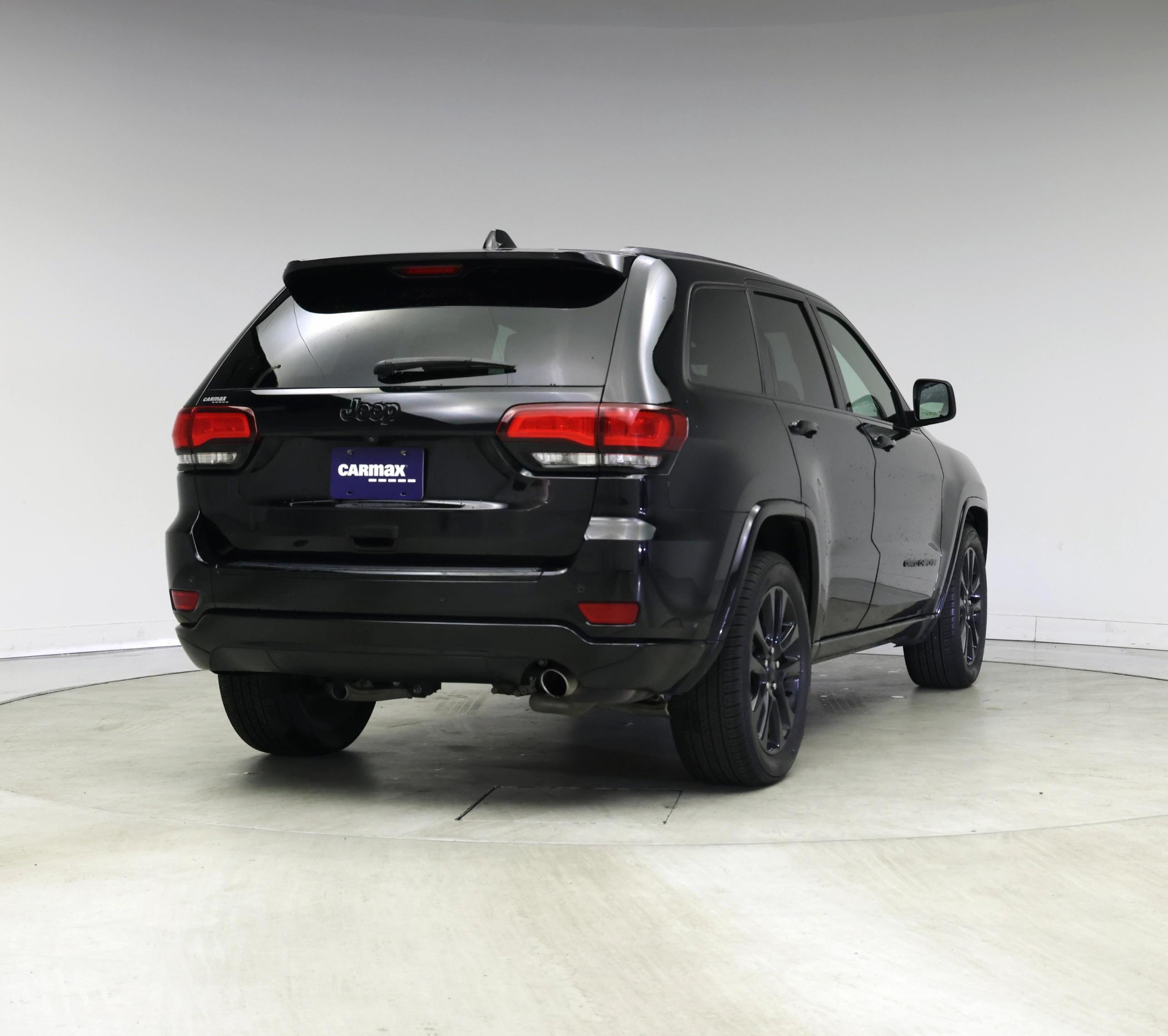 Thumbnail: 2018 Jeep Grand Cherokee - 8