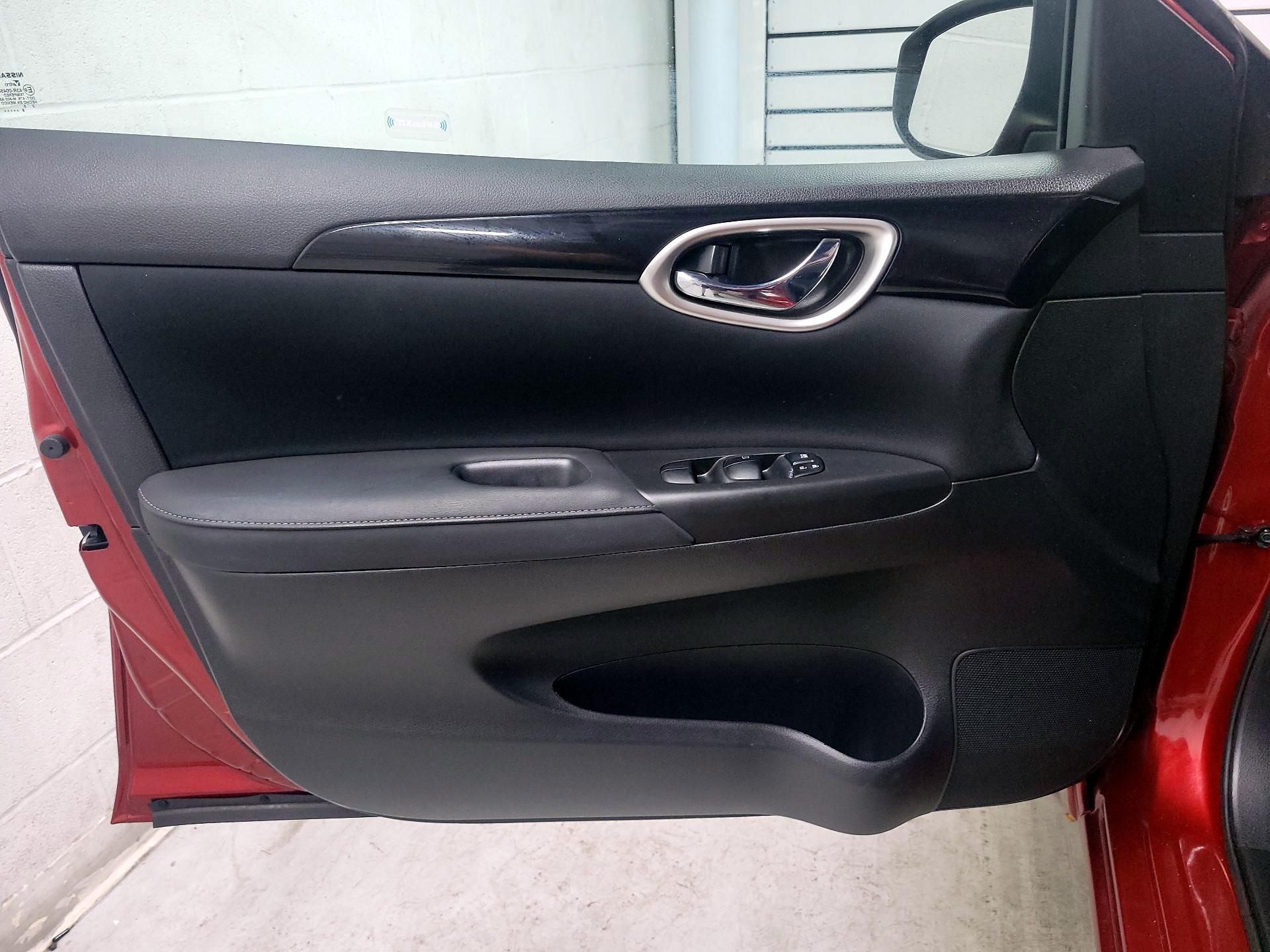 Thumbnail: 2019 Nissan Sentra - 12