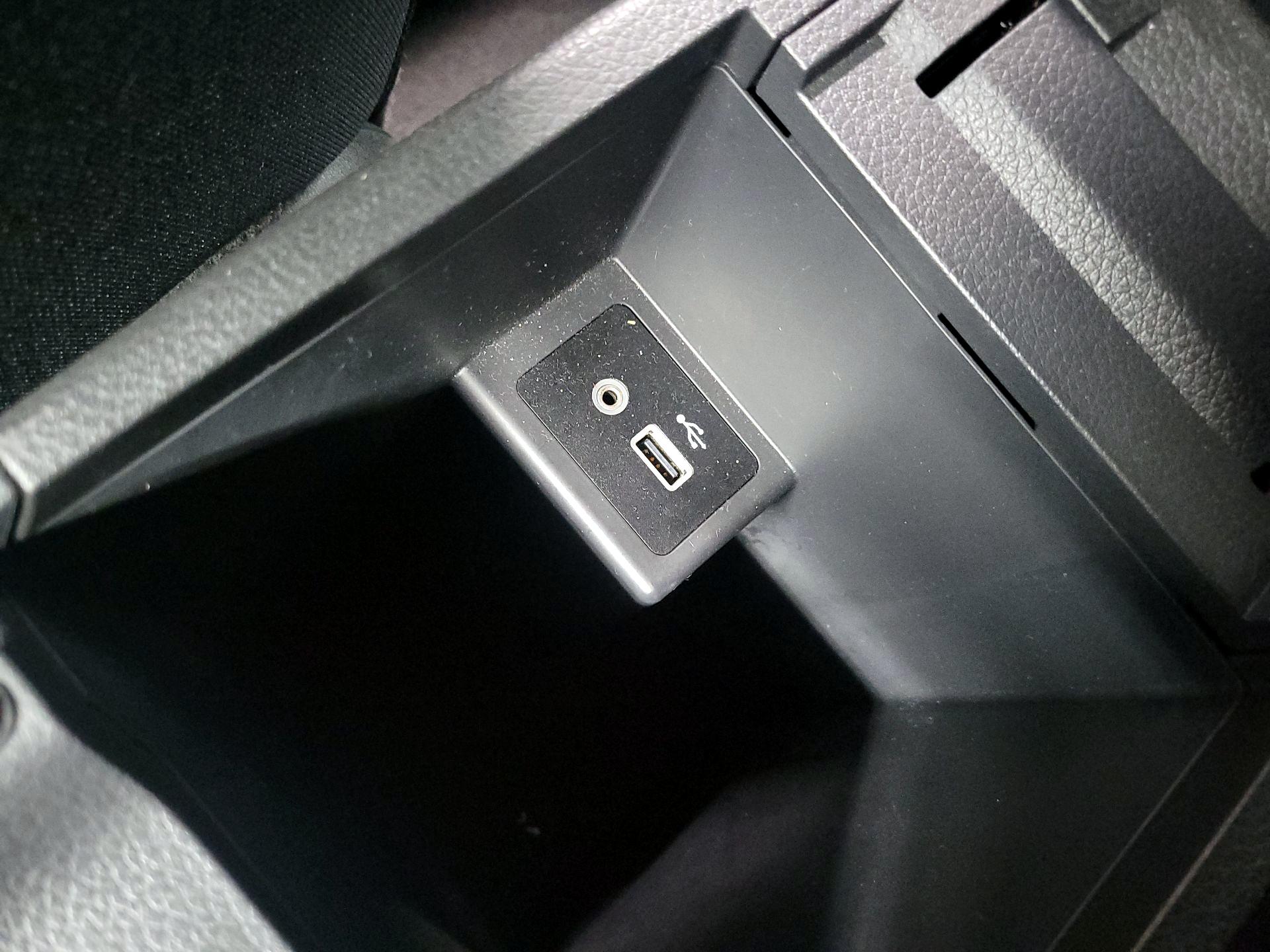Thumbnail: 2019 Nissan Sentra - 18