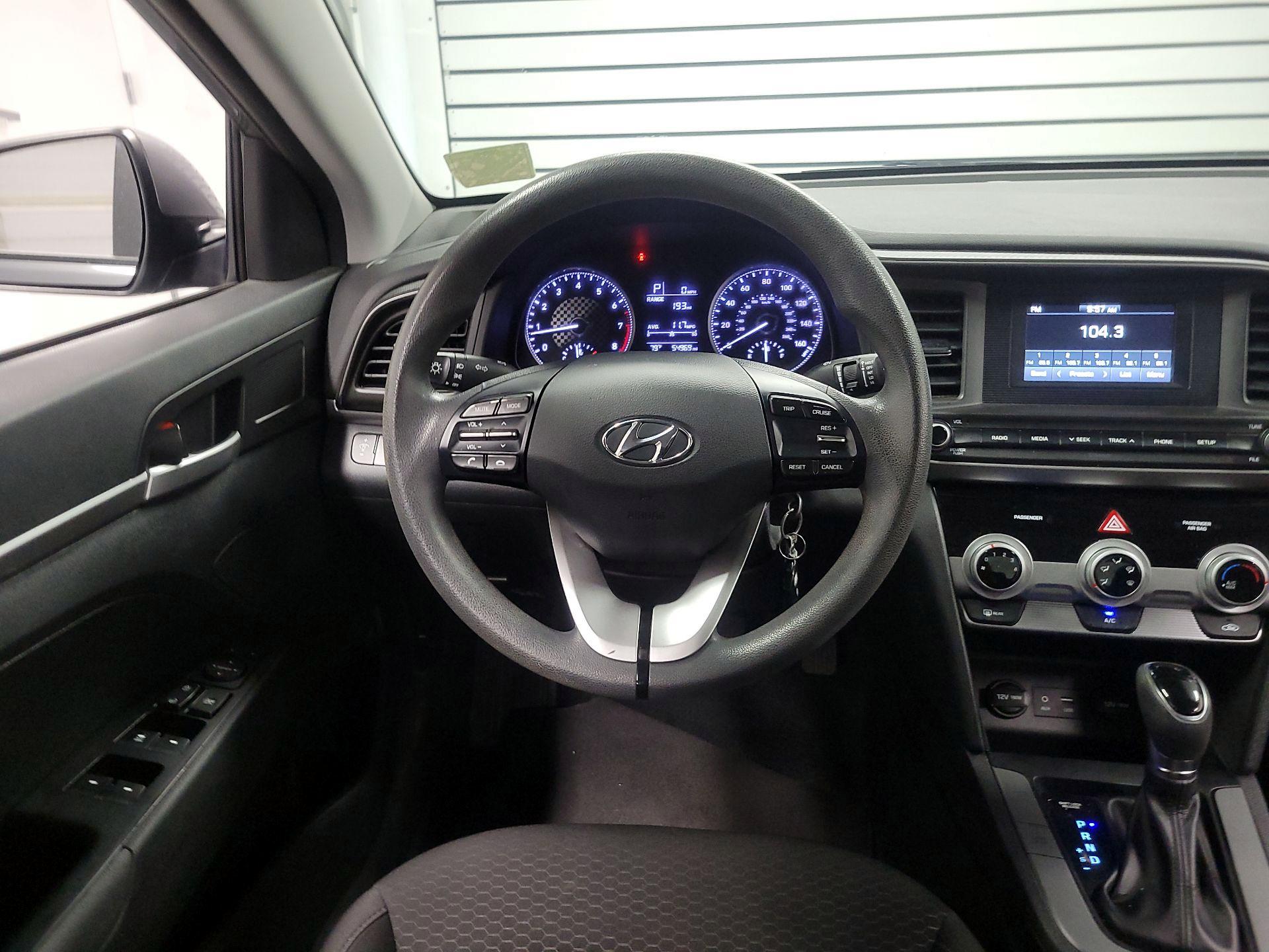 Thumbnail: 2019 Hyundai Elantra - 10