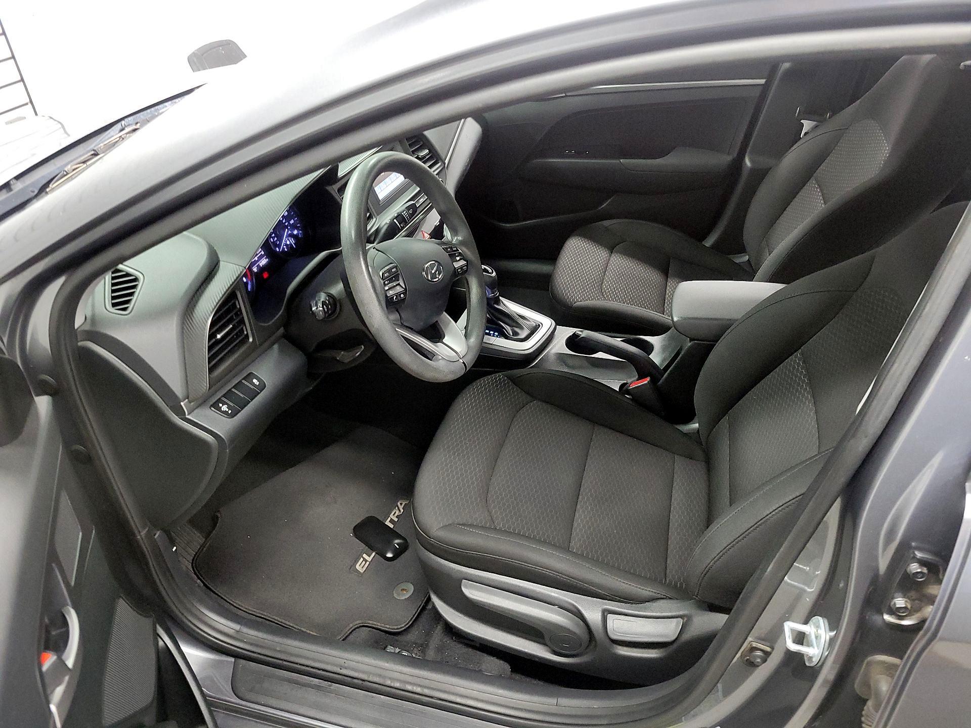 Thumbnail: 2019 Hyundai Elantra - 11