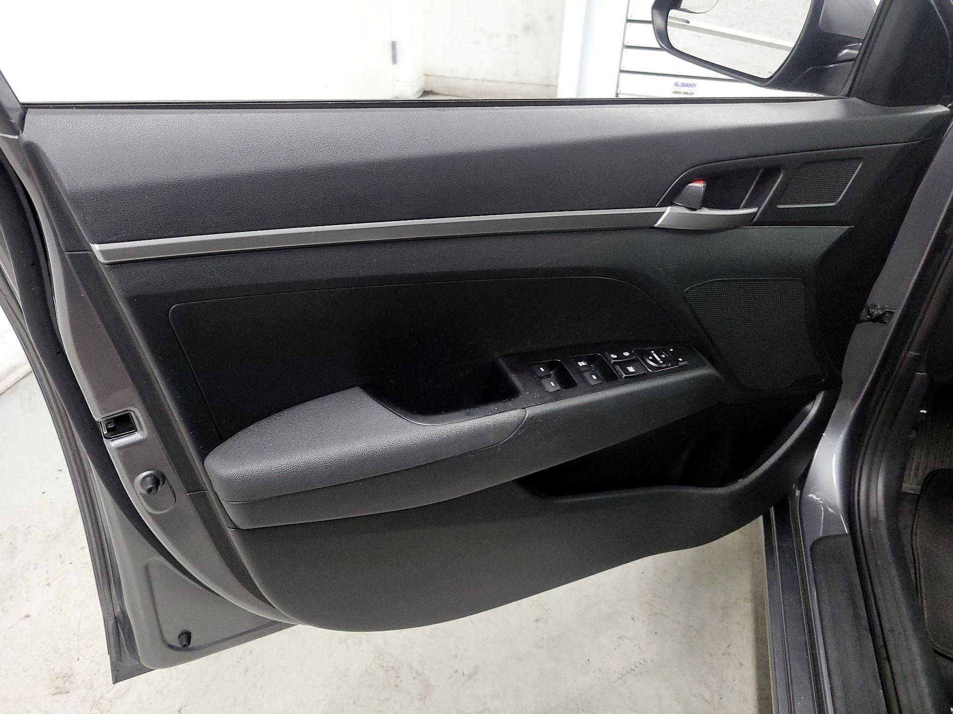 Thumbnail: 2019 Hyundai Elantra - 12