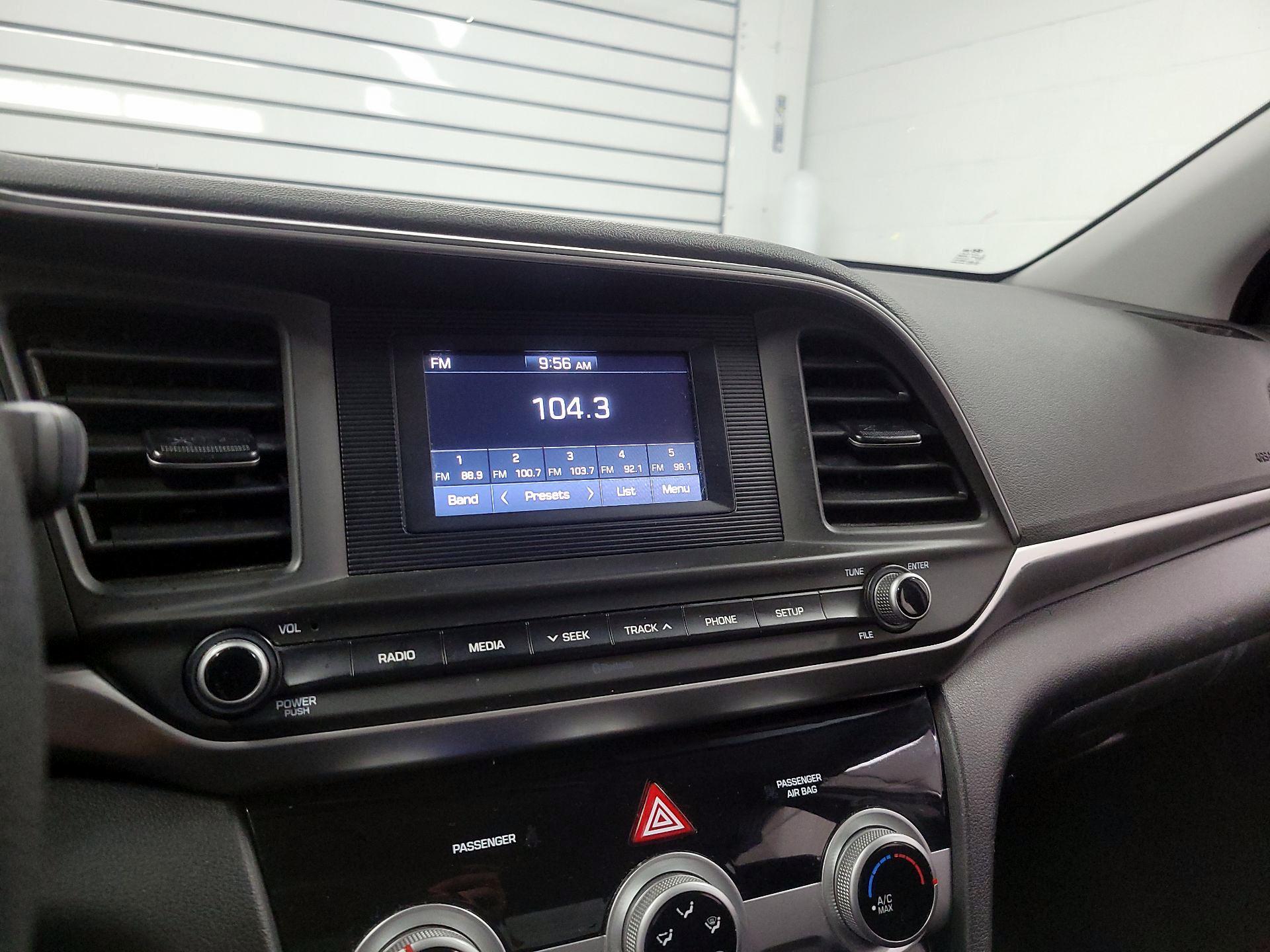 Thumbnail: 2019 Hyundai Elantra - 13