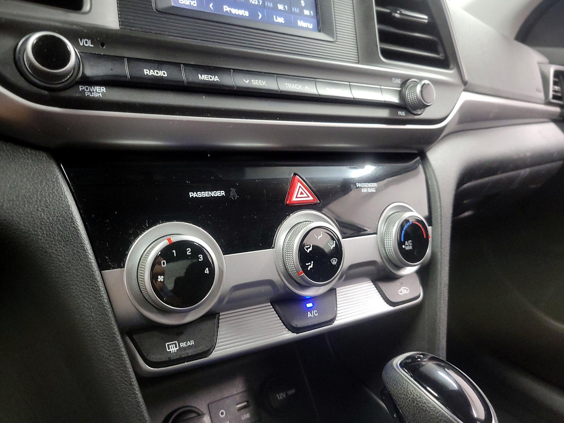 Thumbnail: 2019 Hyundai Elantra - 14