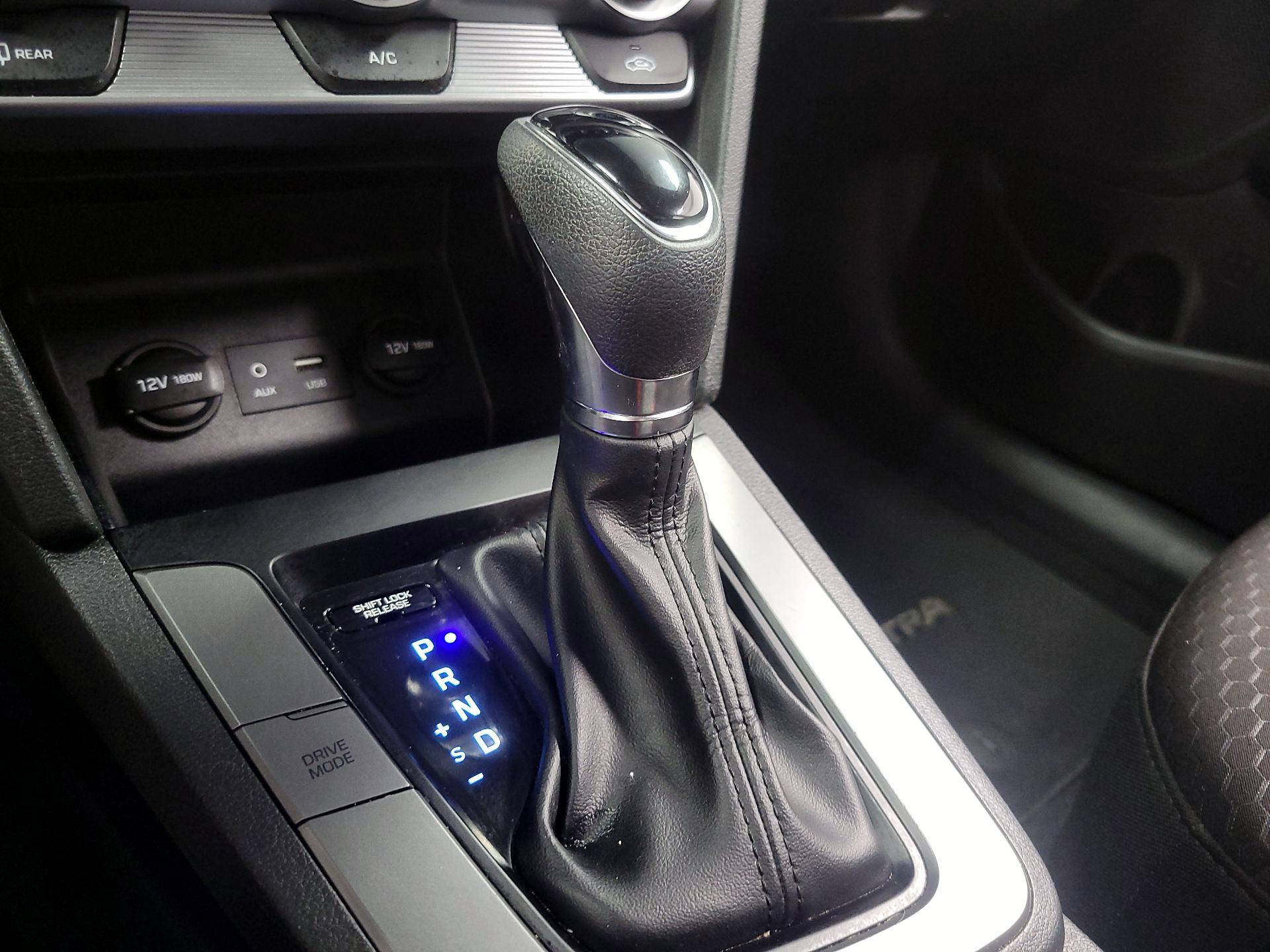 Thumbnail: 2019 Hyundai Elantra - 15