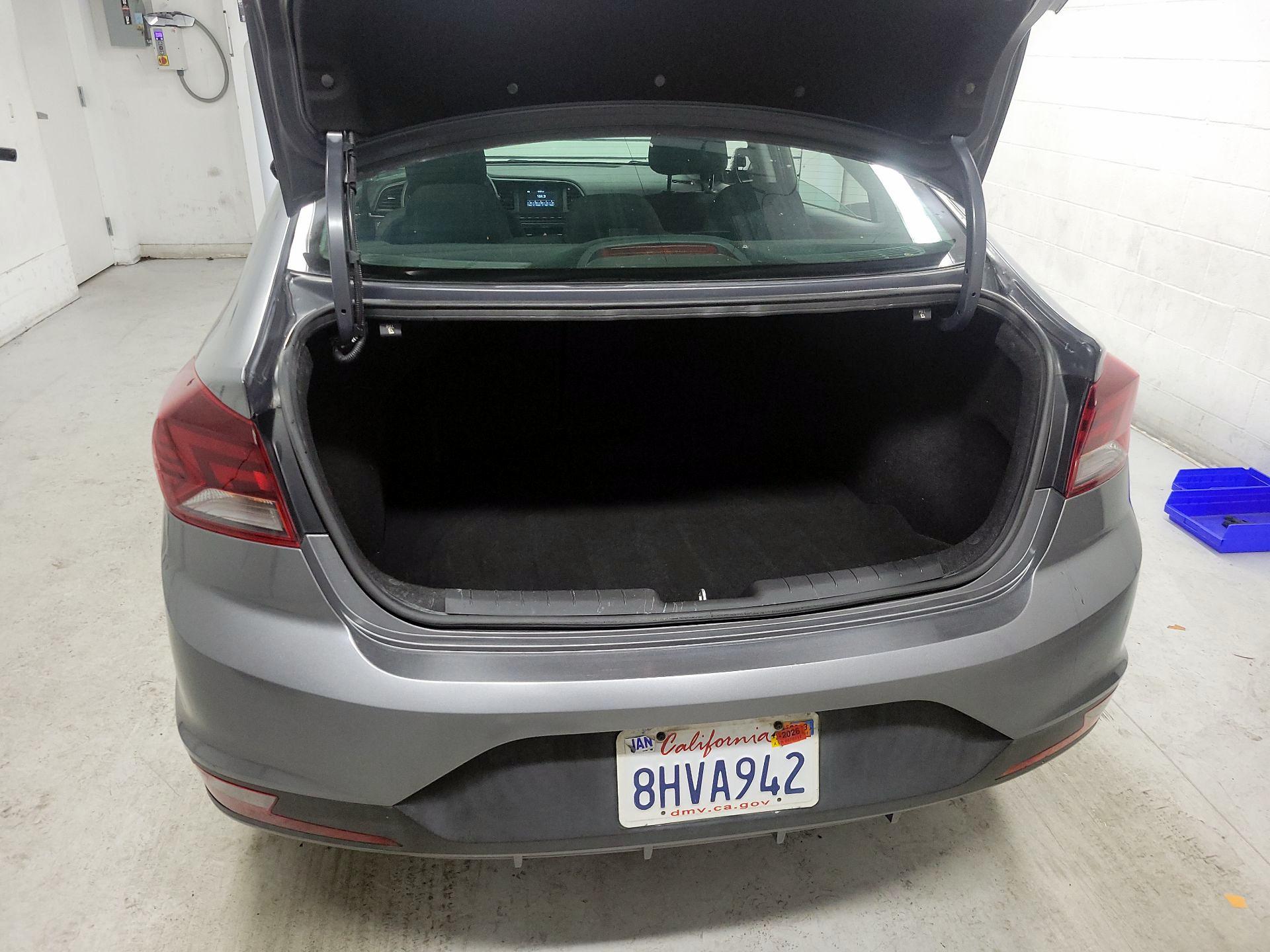 Thumbnail: 2019 Hyundai Elantra - 17