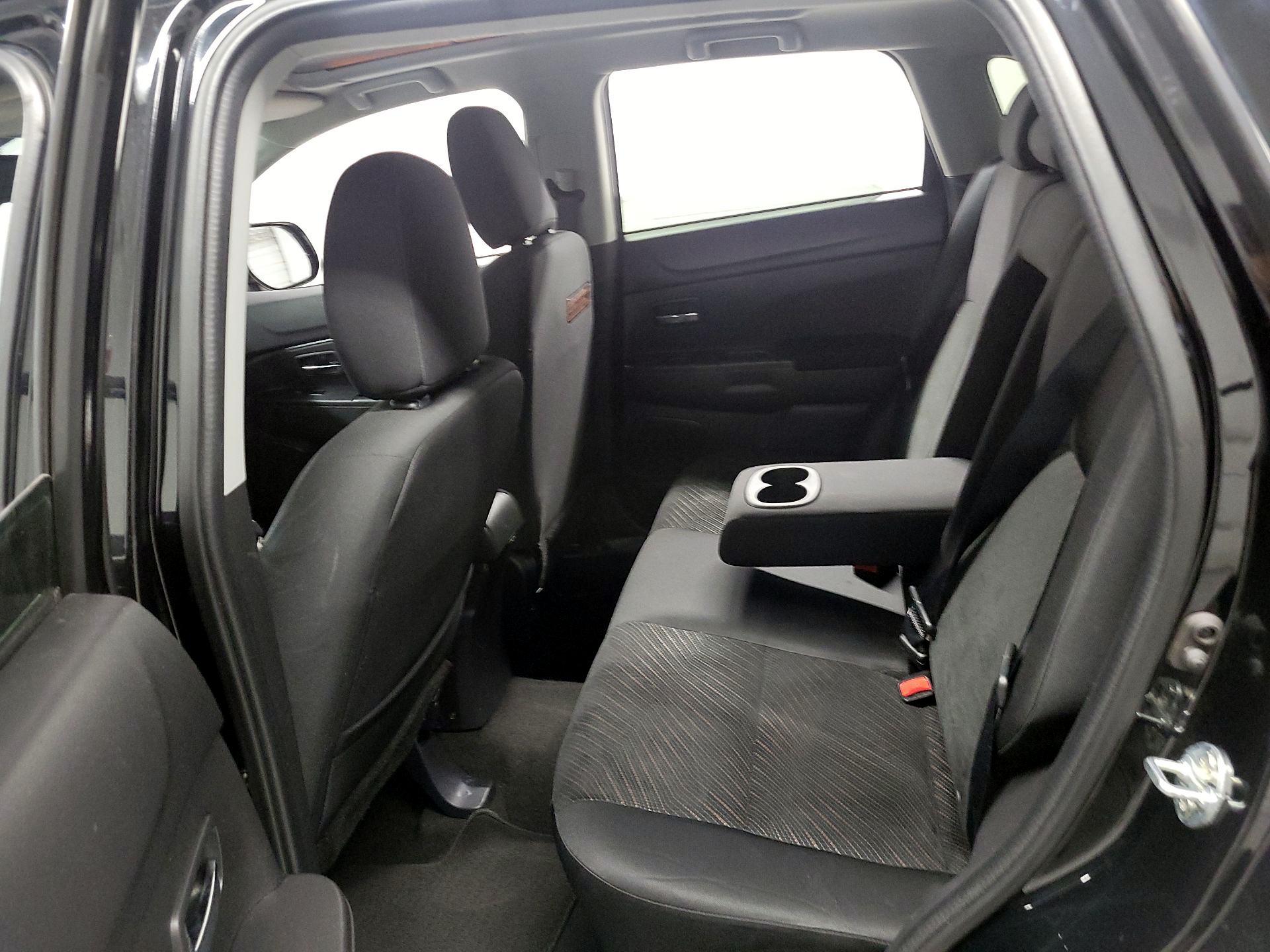 Thumbnail: 2015 Mitsubishi Outlander Sport - 18