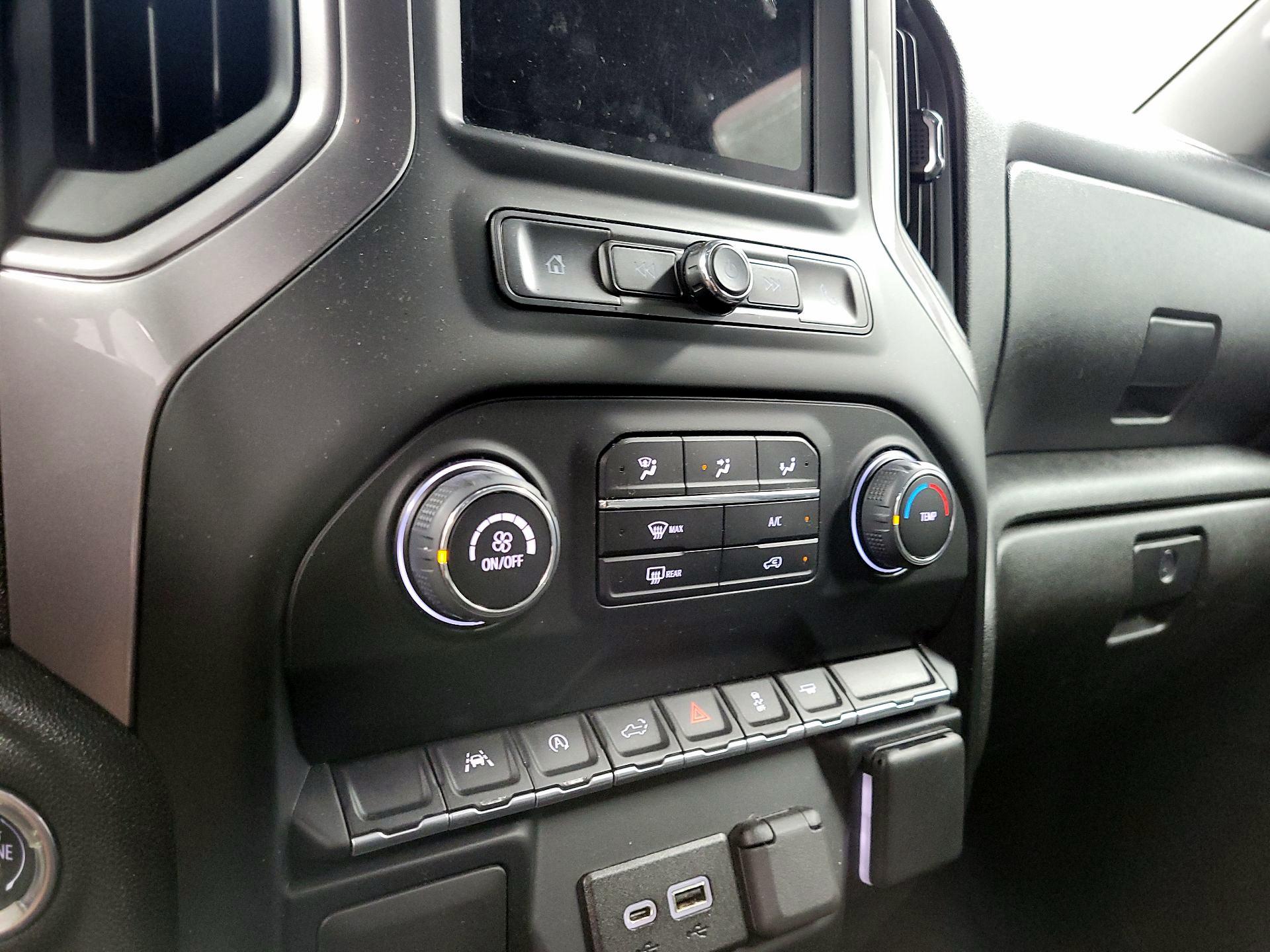 Thumbnail: 2022 Chevrolet Silverado 1500 - 16