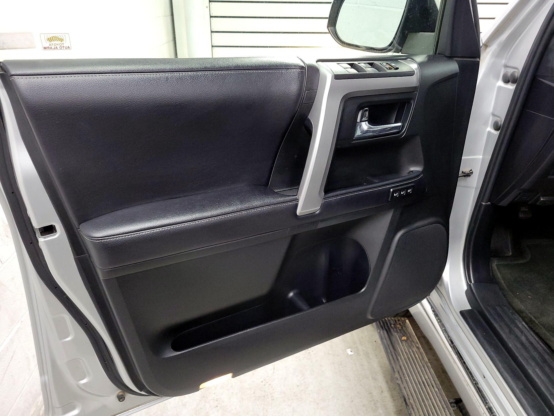 Thumbnail: 2018 Toyota 4Runner - 12