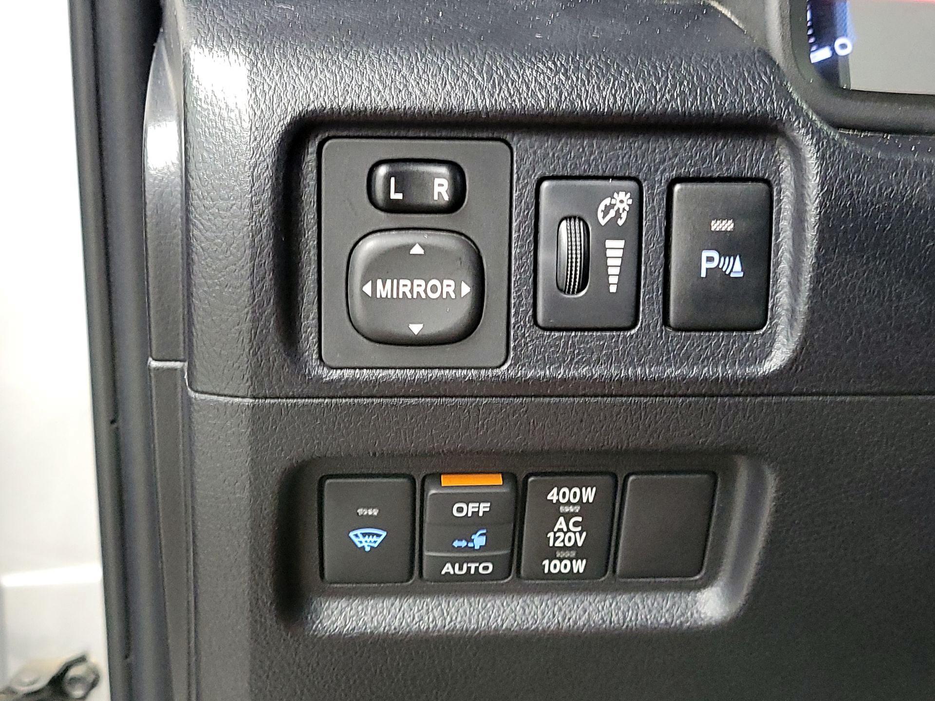 Thumbnail: 2018 Toyota 4Runner - 13