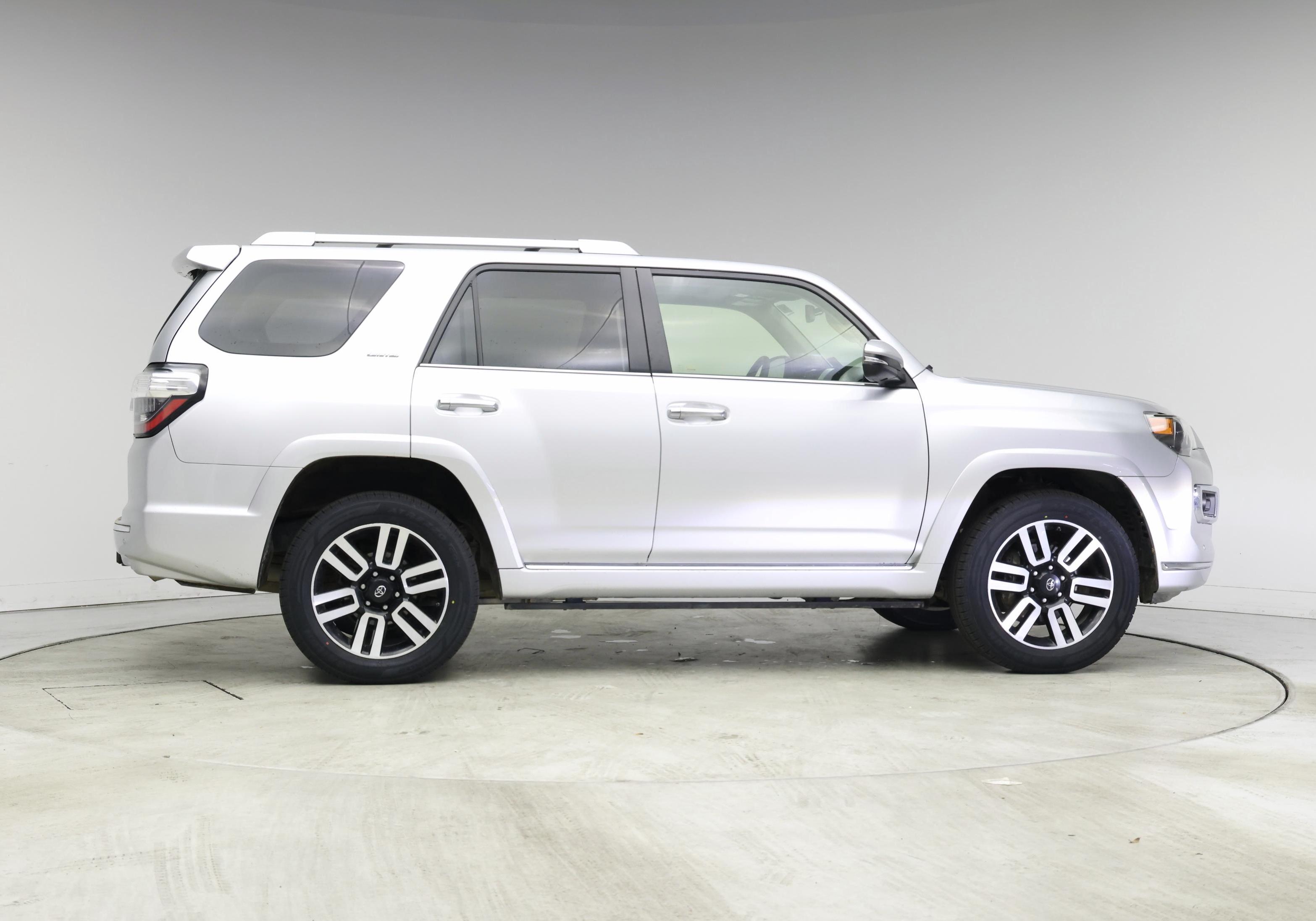 Thumbnail: 2018 Toyota 4Runner - 7