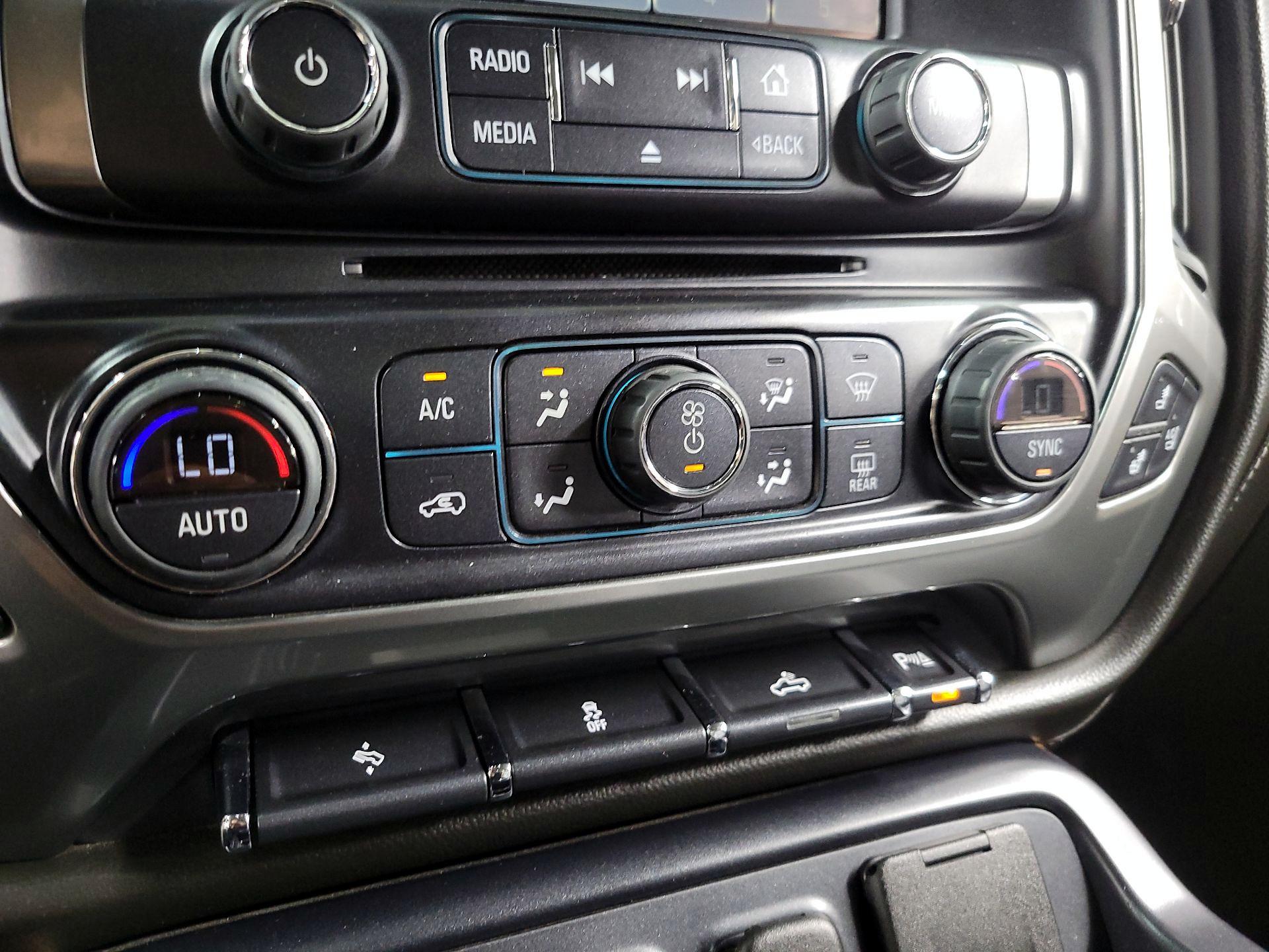 Thumbnail: 2015 Chevrolet Silverado 1500 - 17