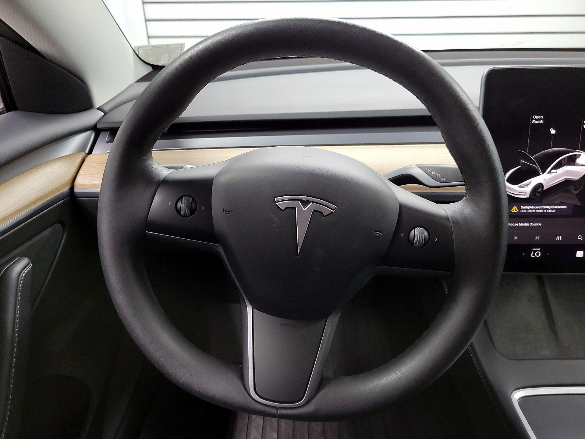 Thumbnail: 2023 Tesla Model 3 - 10