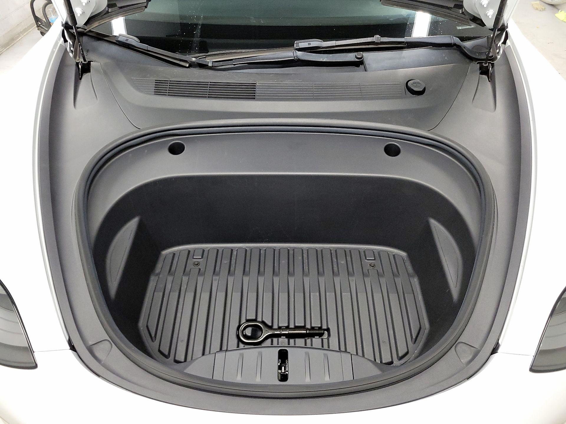 Thumbnail: 2023 Tesla Model 3 - 19