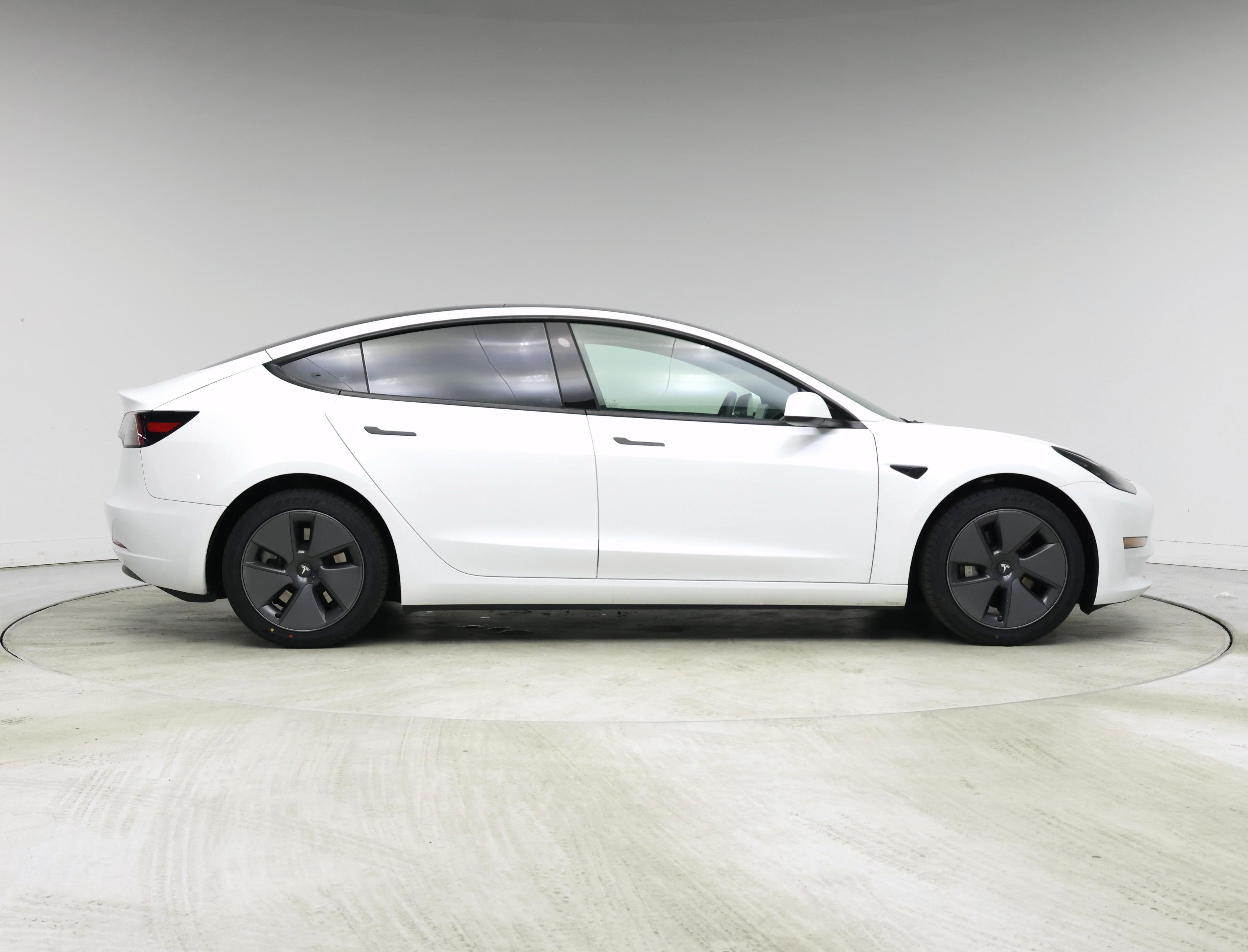 Thumbnail: 2023 Tesla Model 3 - 7