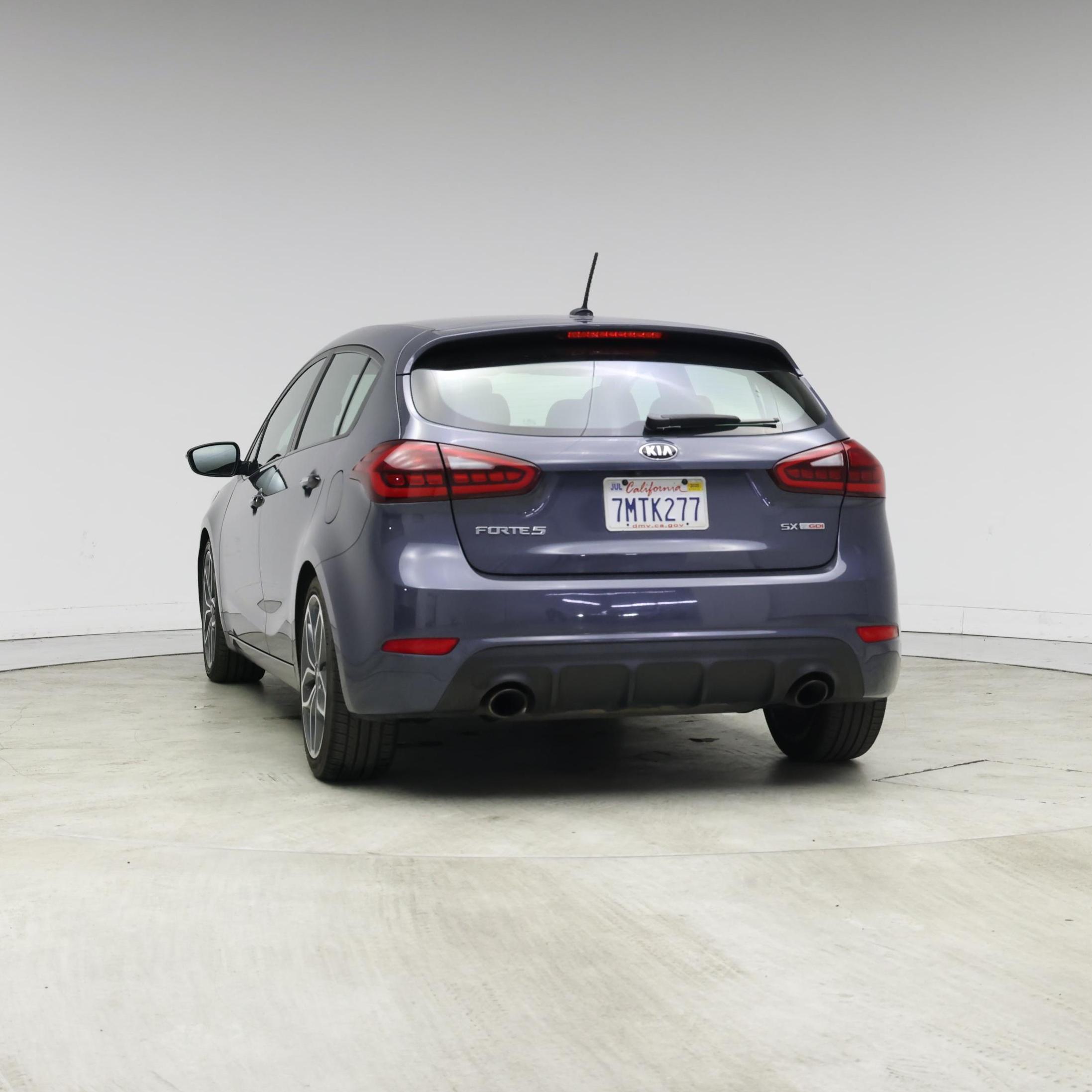 Thumbnail: 2015 Kia Forte - 6
