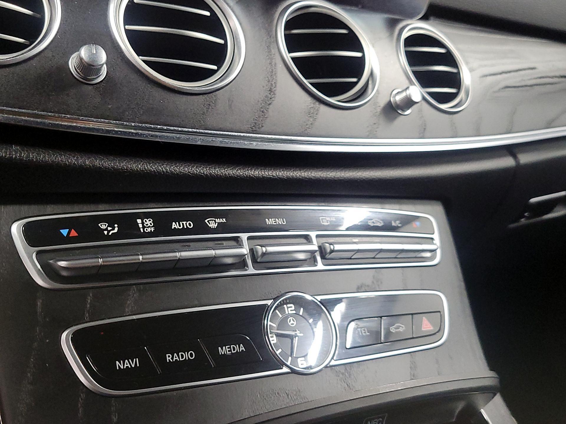 Thumbnail: 2020 Mercedes-Benz E-Class - 16