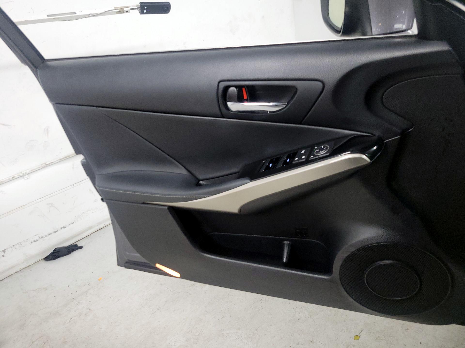 Thumbnail: 2016 Lexus IS - 12