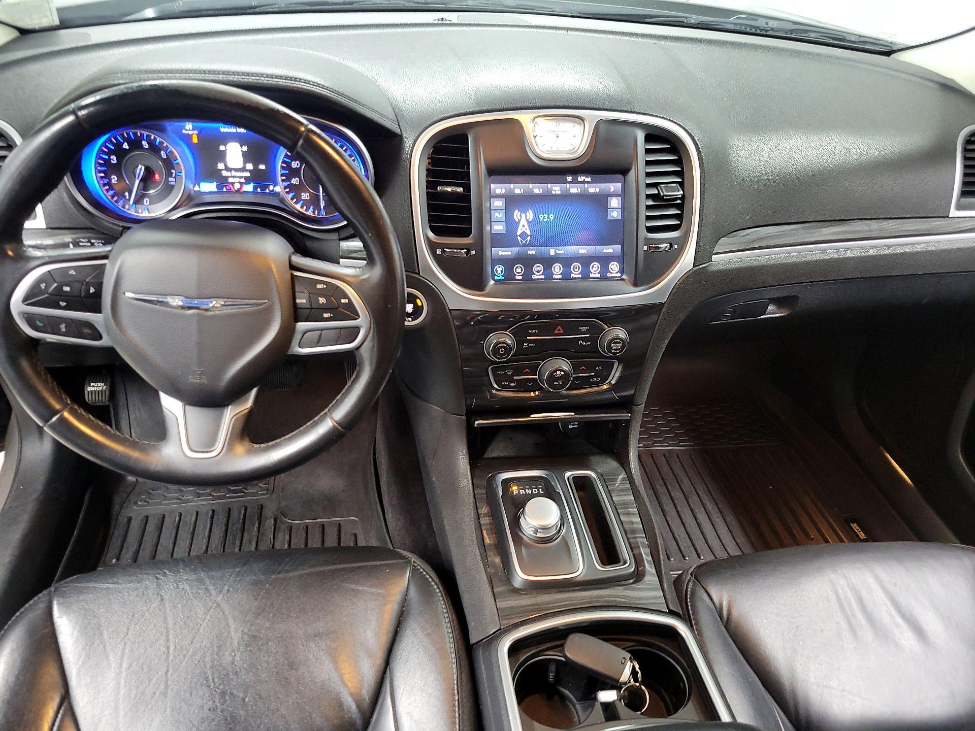 Thumbnail: 2017 Chrysler 300 - 9
