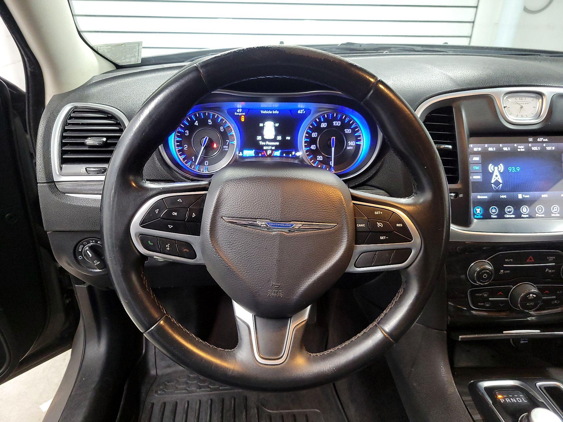 Thumbnail: 2017 Chrysler 300 - 10