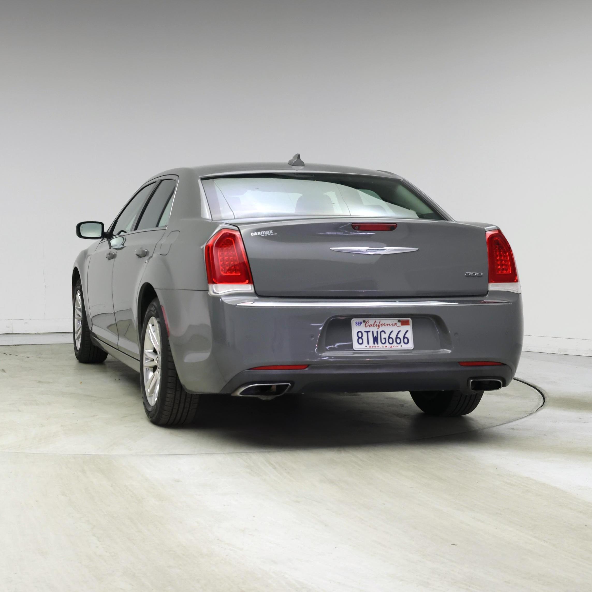 Thumbnail: 2017 Chrysler 300 - 6