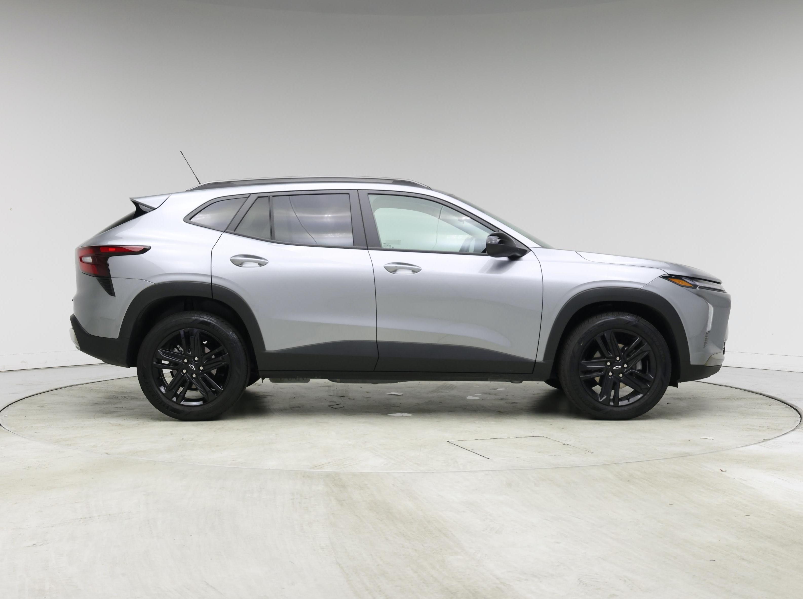 Thumbnail: 2025 Chevrolet Trax - 7