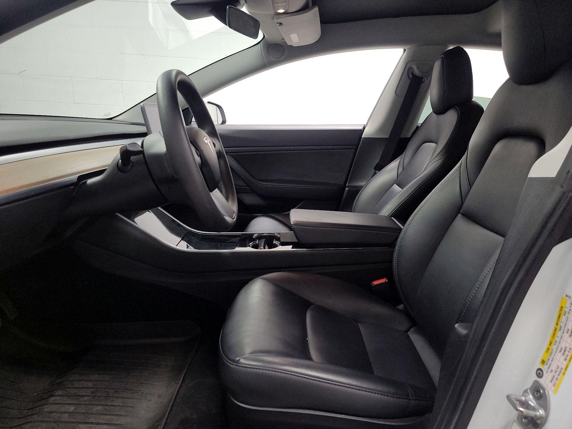 Thumbnail: 2020 Tesla Model 3 - 11