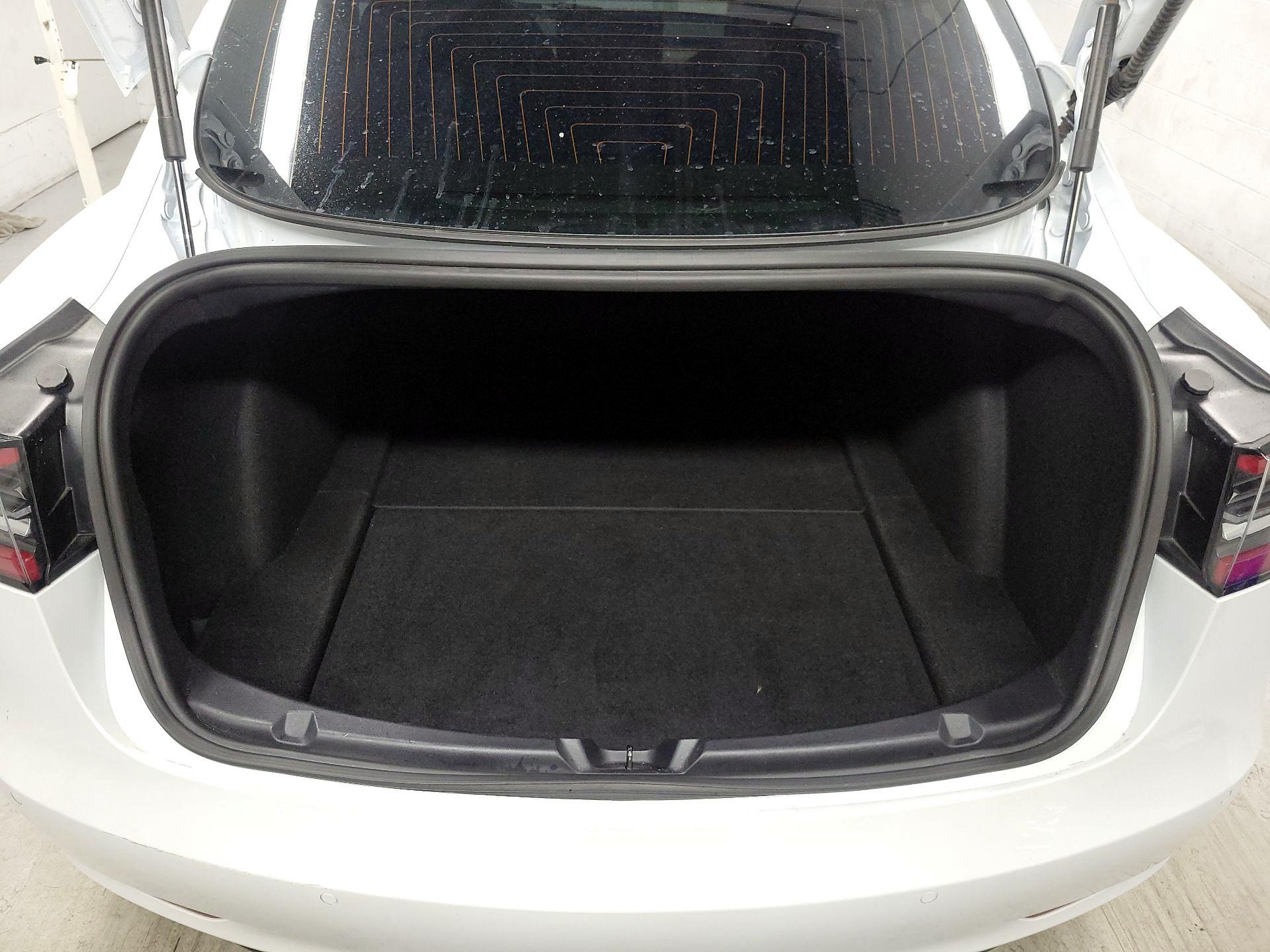 Thumbnail: 2020 Tesla Model 3 - 18